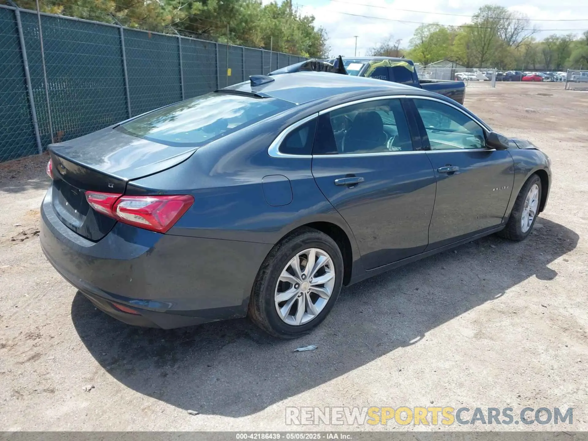 4 Фотография поврежденного автомобиля 1G1ZD5ST8LF054916 CHEVROLET MALIBU 2020