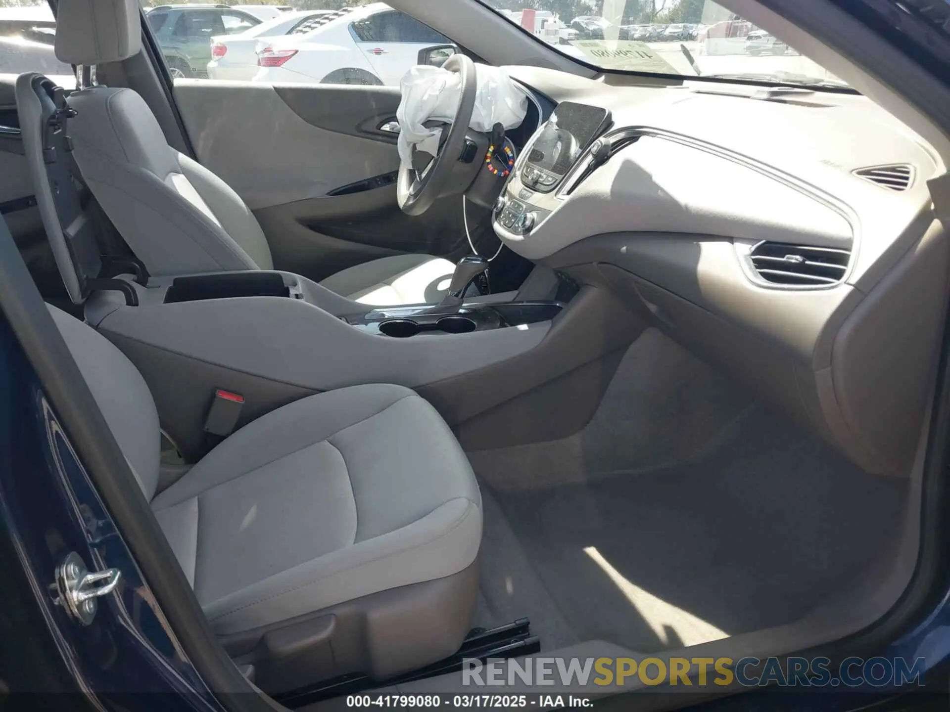 5 Фотография поврежденного автомобиля 1G1ZD5ST8LF063244 CHEVROLET MALIBU 2020