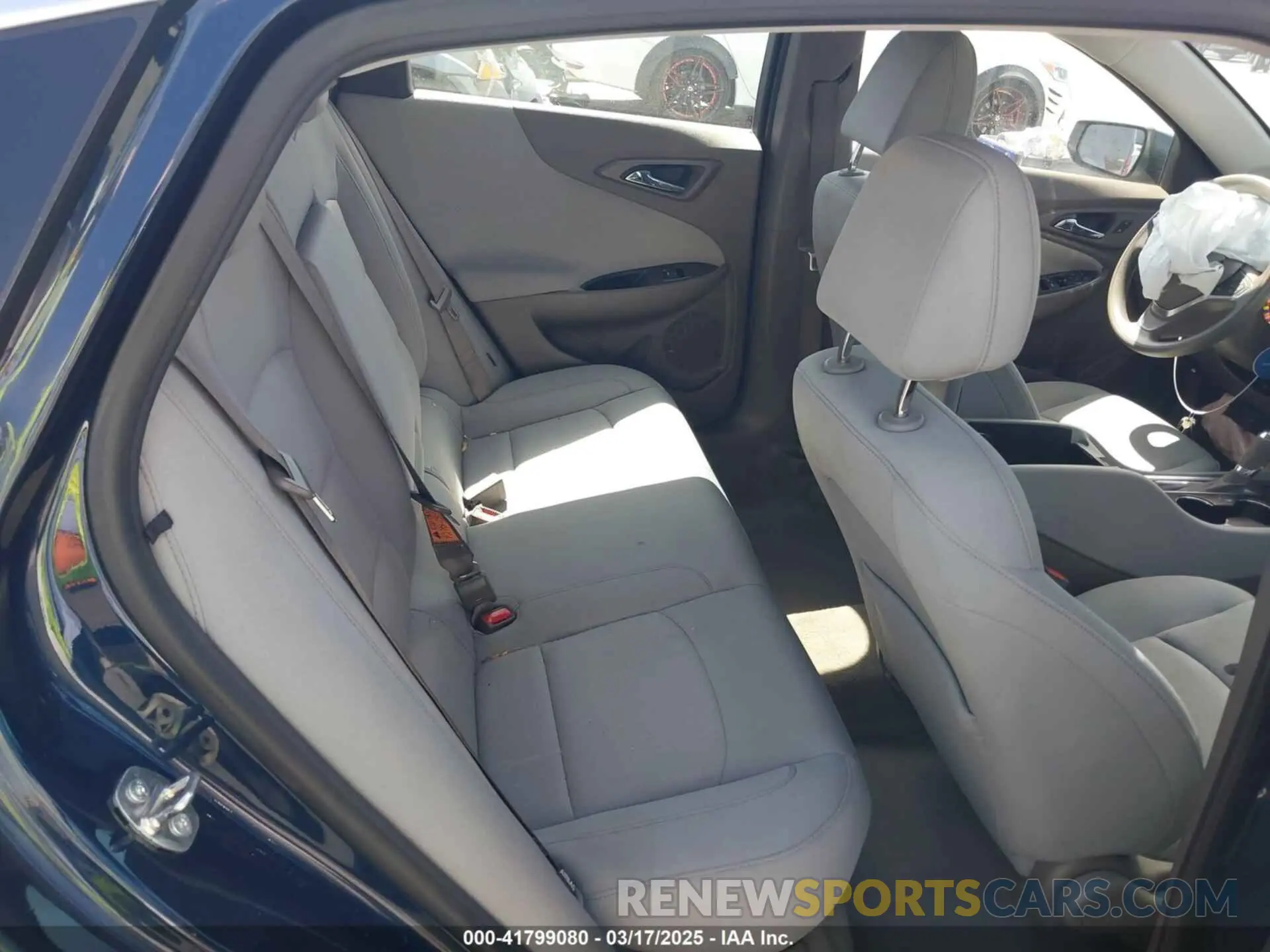 8 Фотография поврежденного автомобиля 1G1ZD5ST8LF063244 CHEVROLET MALIBU 2020