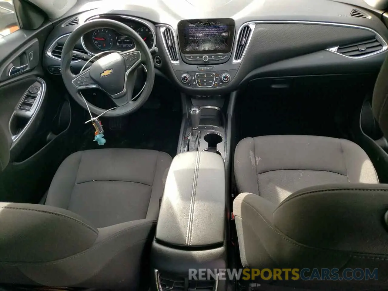 8 Фотография поврежденного автомобиля 1G1ZD5ST8LF084966 CHEVROLET MALIBU 2020