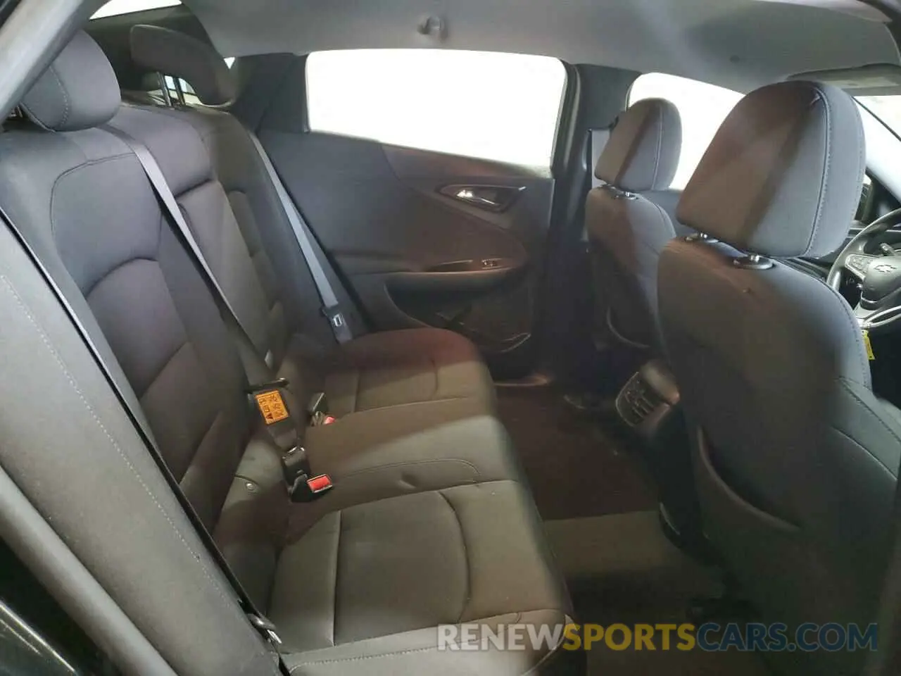 10 Photograph of a damaged car 1G1ZD5ST8LF089147 CHEVROLET MALIBU 2020