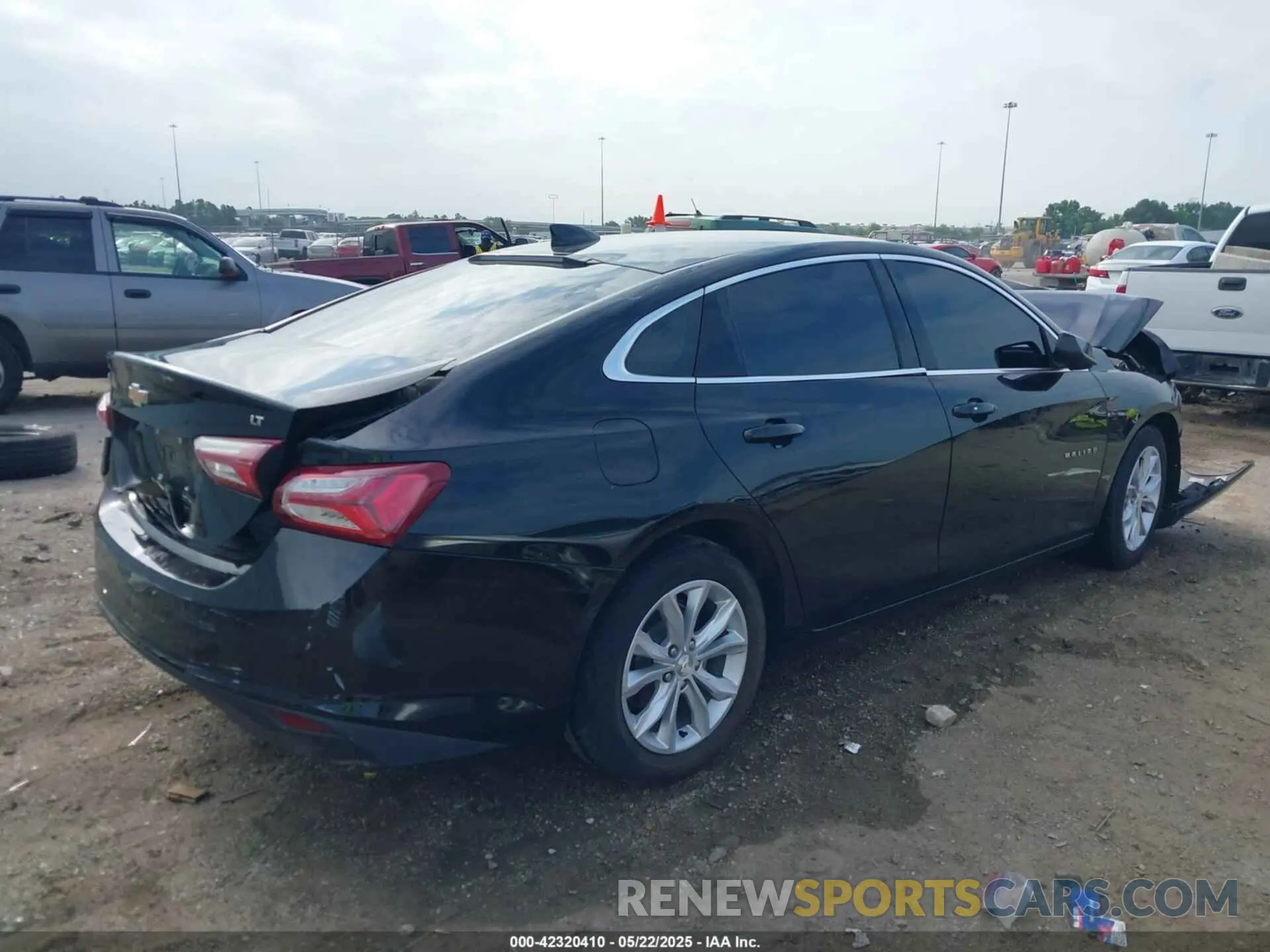 4 Photograph of a damaged car 1G1ZD5ST8LF091139 CHEVROLET MALIBU 2020