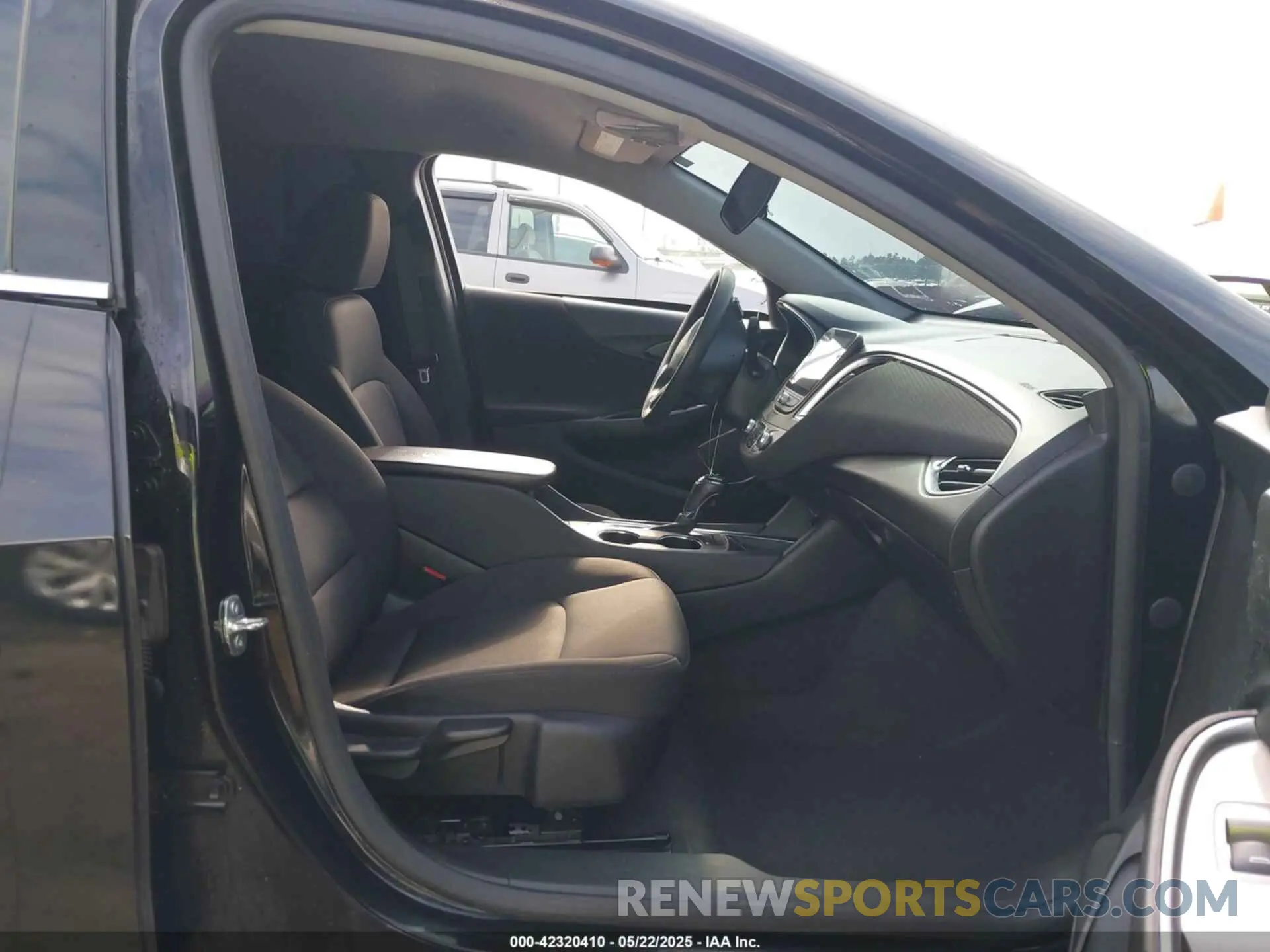 5 Photograph of a damaged car 1G1ZD5ST8LF091139 CHEVROLET MALIBU 2020