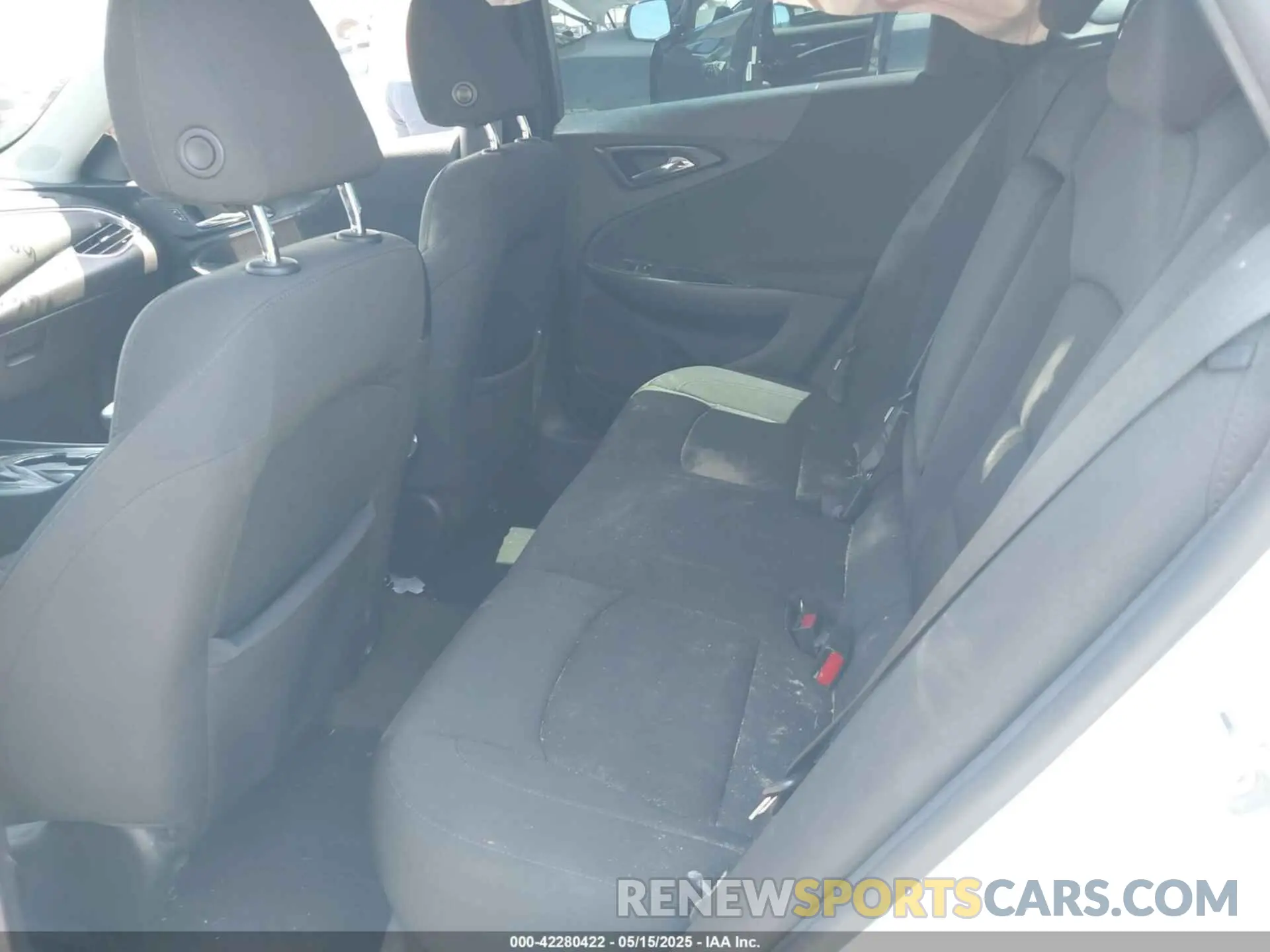 8 Photograph of a damaged car 1G1ZD5ST9LF005207 CHEVROLET MALIBU 2020