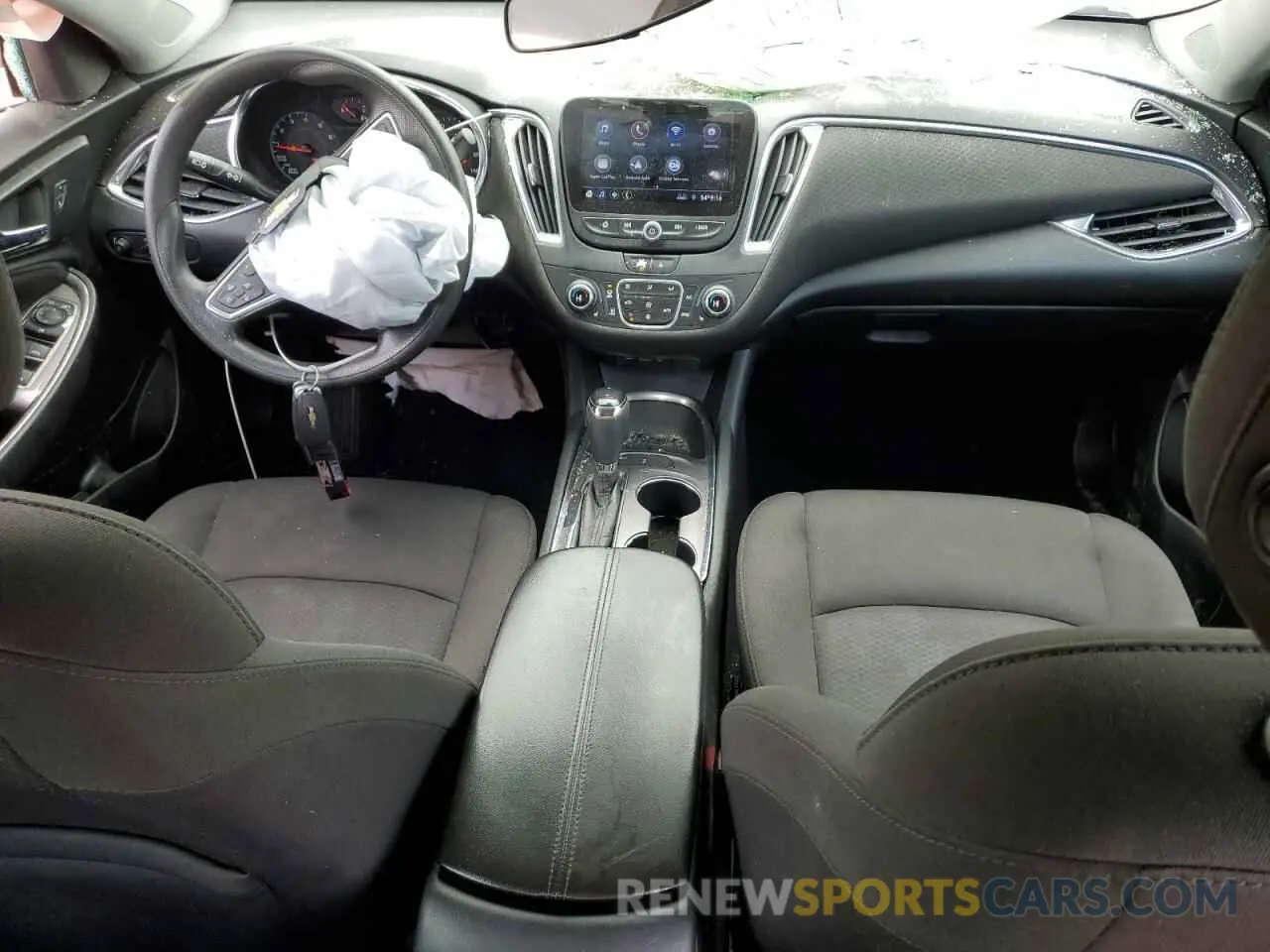 8 Фотография поврежденного автомобиля 1G1ZD5ST9LF036604 CHEVROLET MALIBU 2020