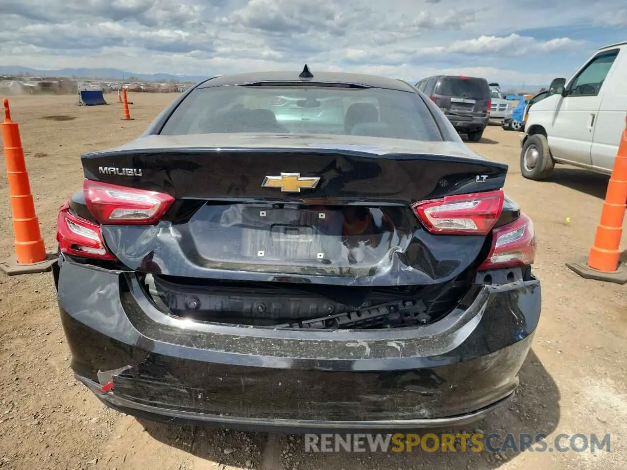 6 Photograph of a damaged car 1G1ZD5ST9LF061048 CHEVROLET MALIBU 2020