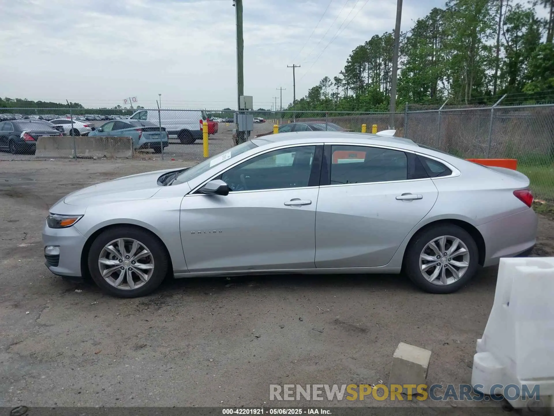 14 Photograph of a damaged car 1G1ZD5STXLF031136 CHEVROLET MALIBU 2020