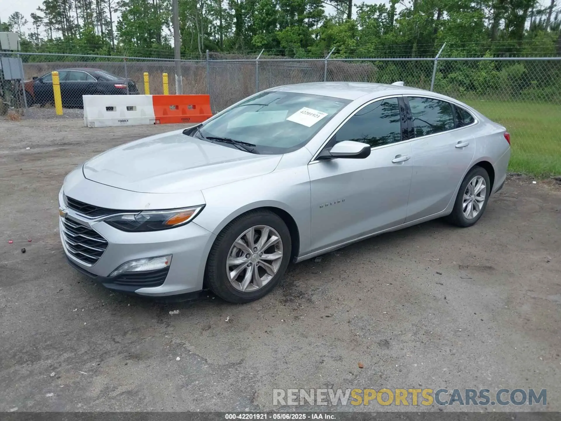 2 Photograph of a damaged car 1G1ZD5STXLF031136 CHEVROLET MALIBU 2020