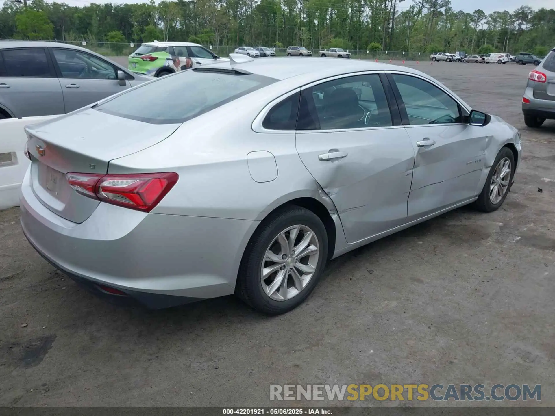 4 Photograph of a damaged car 1G1ZD5STXLF031136 CHEVROLET MALIBU 2020