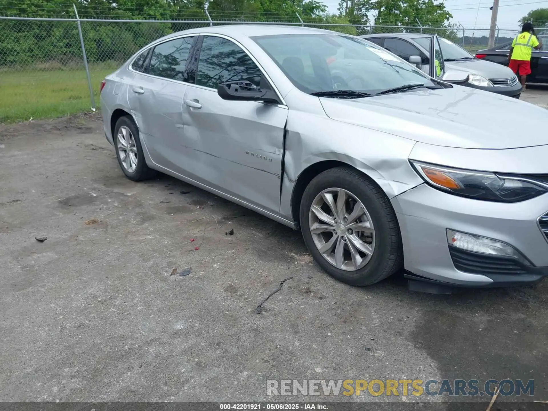 6 Photograph of a damaged car 1G1ZD5STXLF031136 CHEVROLET MALIBU 2020