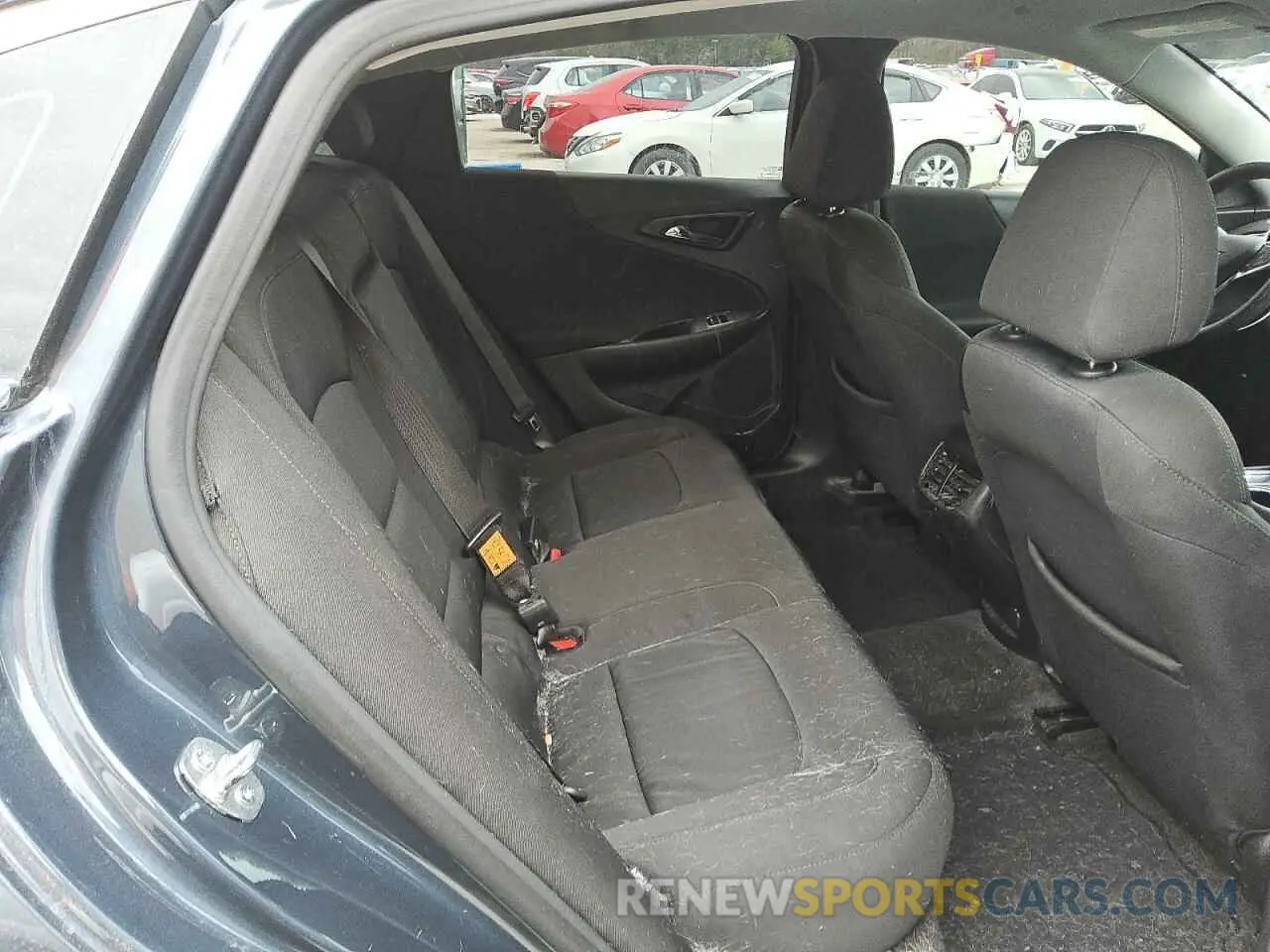 10 Фотография поврежденного автомобиля 1G1ZD5STXLF080868 CHEVROLET MALIBU 2020