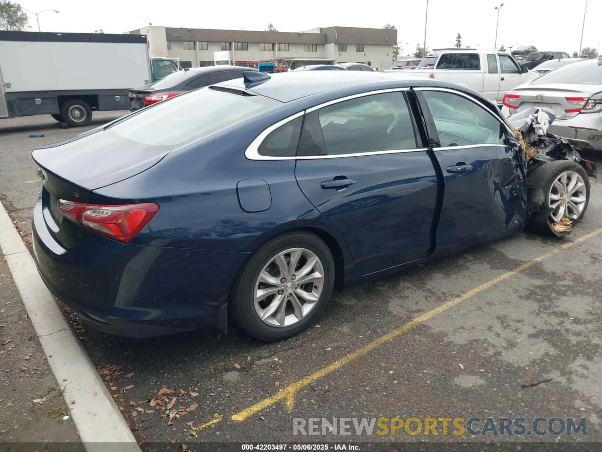 4 Photograph of a damaged car 1G1ZD5STXLF116784 CHEVROLET MALIBU 2020