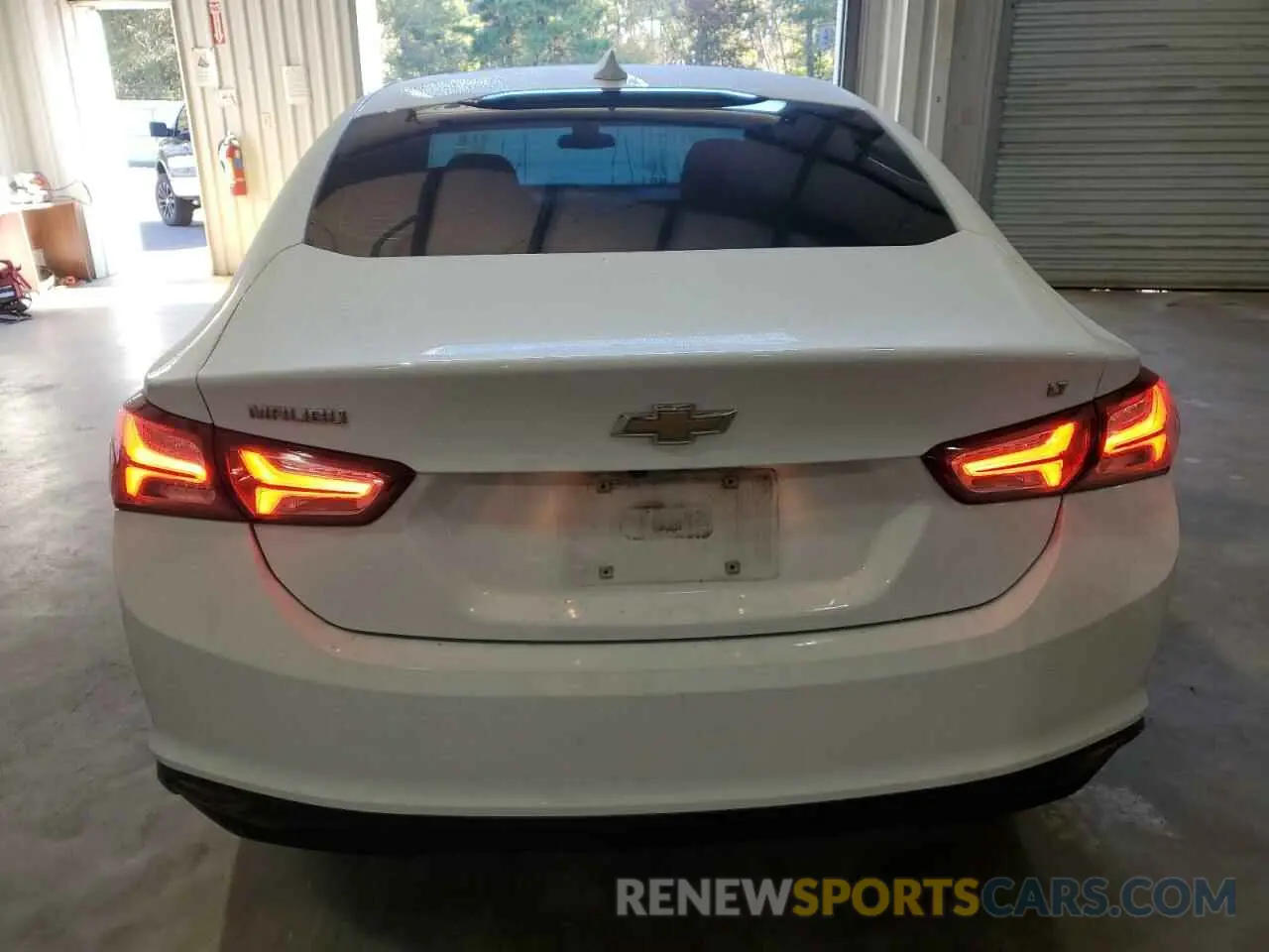 6 Photograph of a damaged car 1G1ZD5STXLF119555 CHEVROLET MALIBU 2020