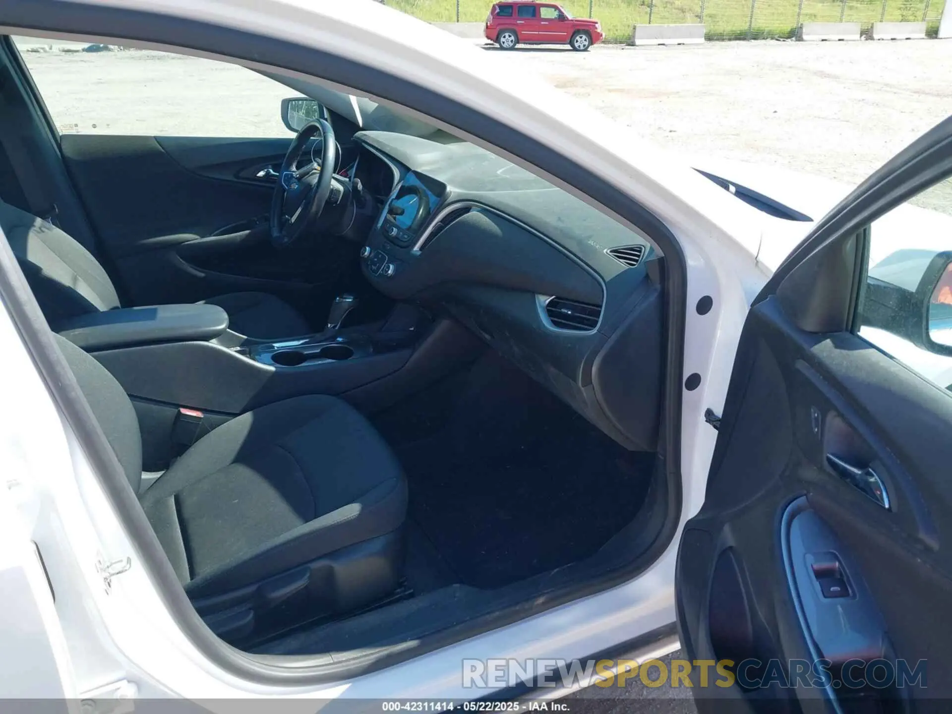 5 Photograph of a damaged car 1G1ZG5ST3LF134549 CHEVROLET MALIBU 2020