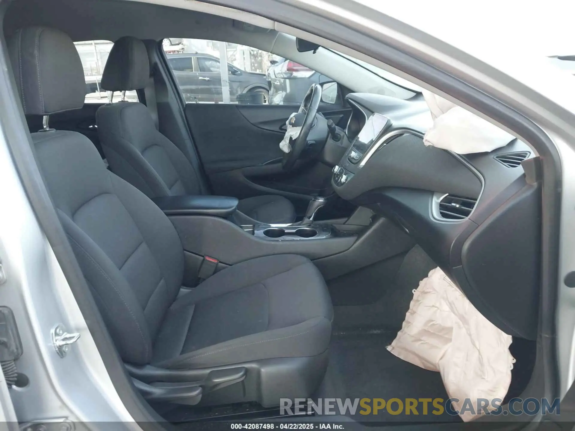 5 Фотография поврежденного автомобиля 1G1ZG5ST4LF098533 CHEVROLET MALIBU 2020