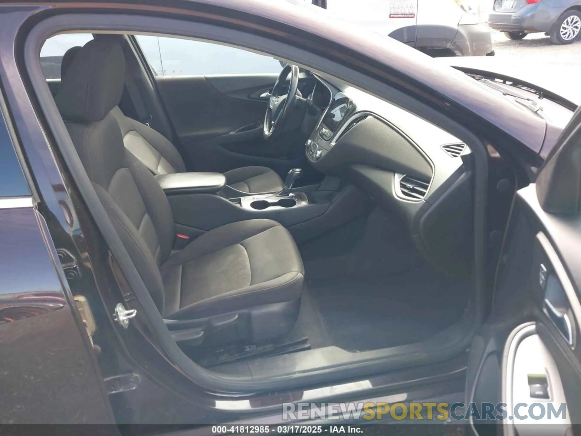 5 Photograph of a damaged car 1G1ZG5ST9LF079556 CHEVROLET MALIBU 2020