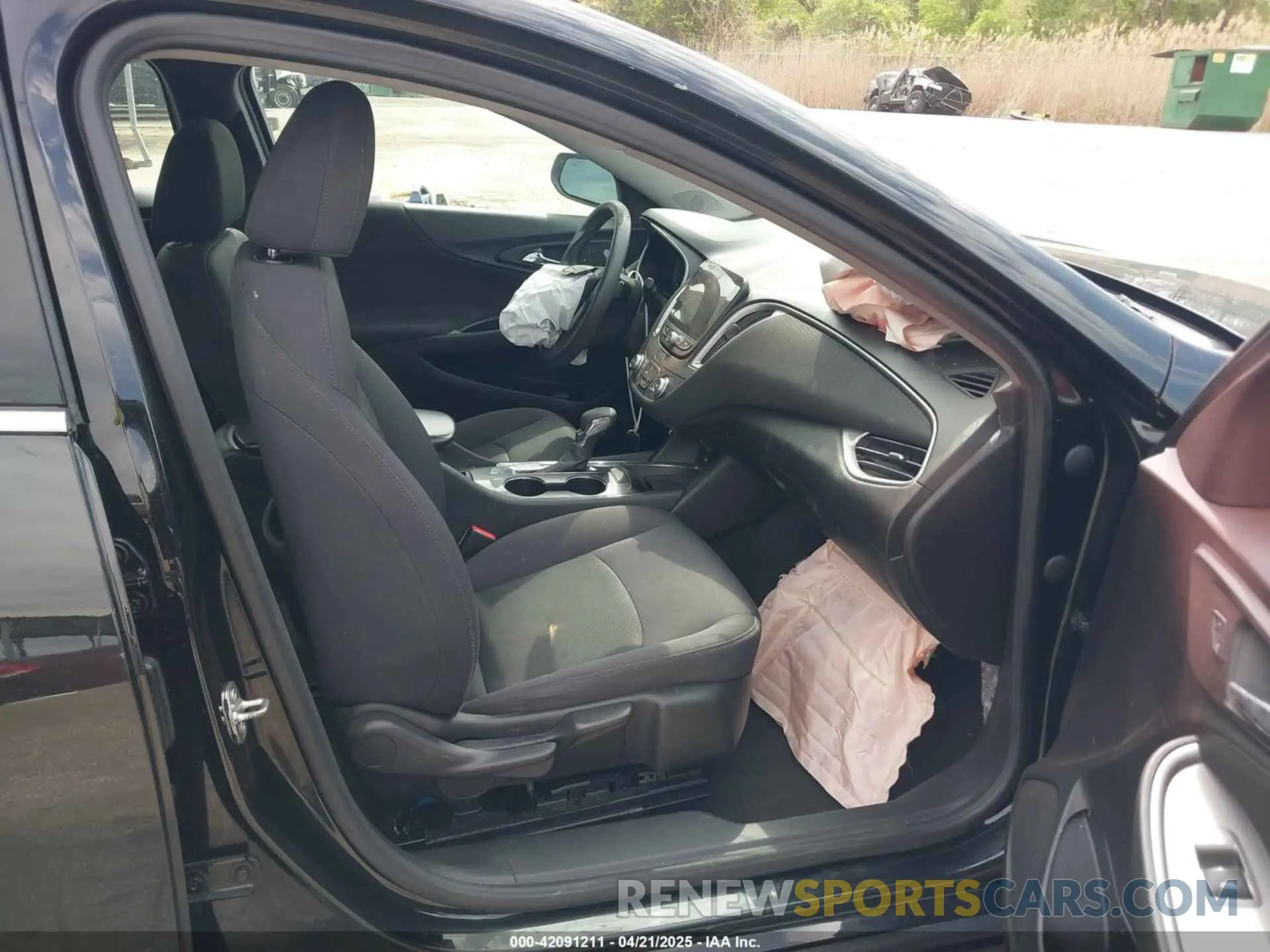 5 Photograph of a damaged car 1G1ZB5ST7MF040030 CHEVROLET MALIBU 2021