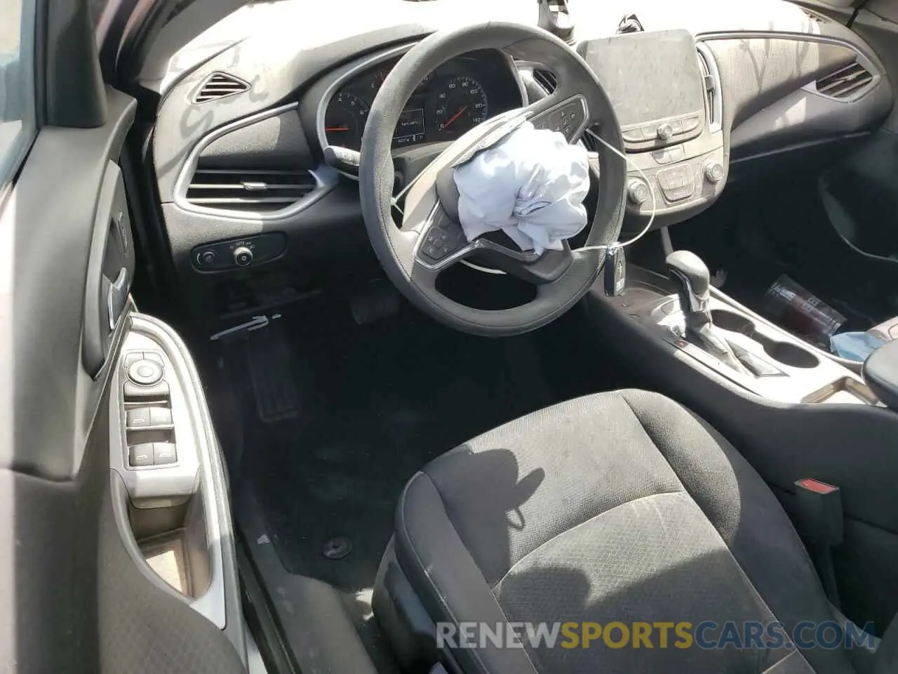 8 Photograph of a damaged car 1G1ZC5ST3MF082353 CHEVROLET MALIBU 2021
