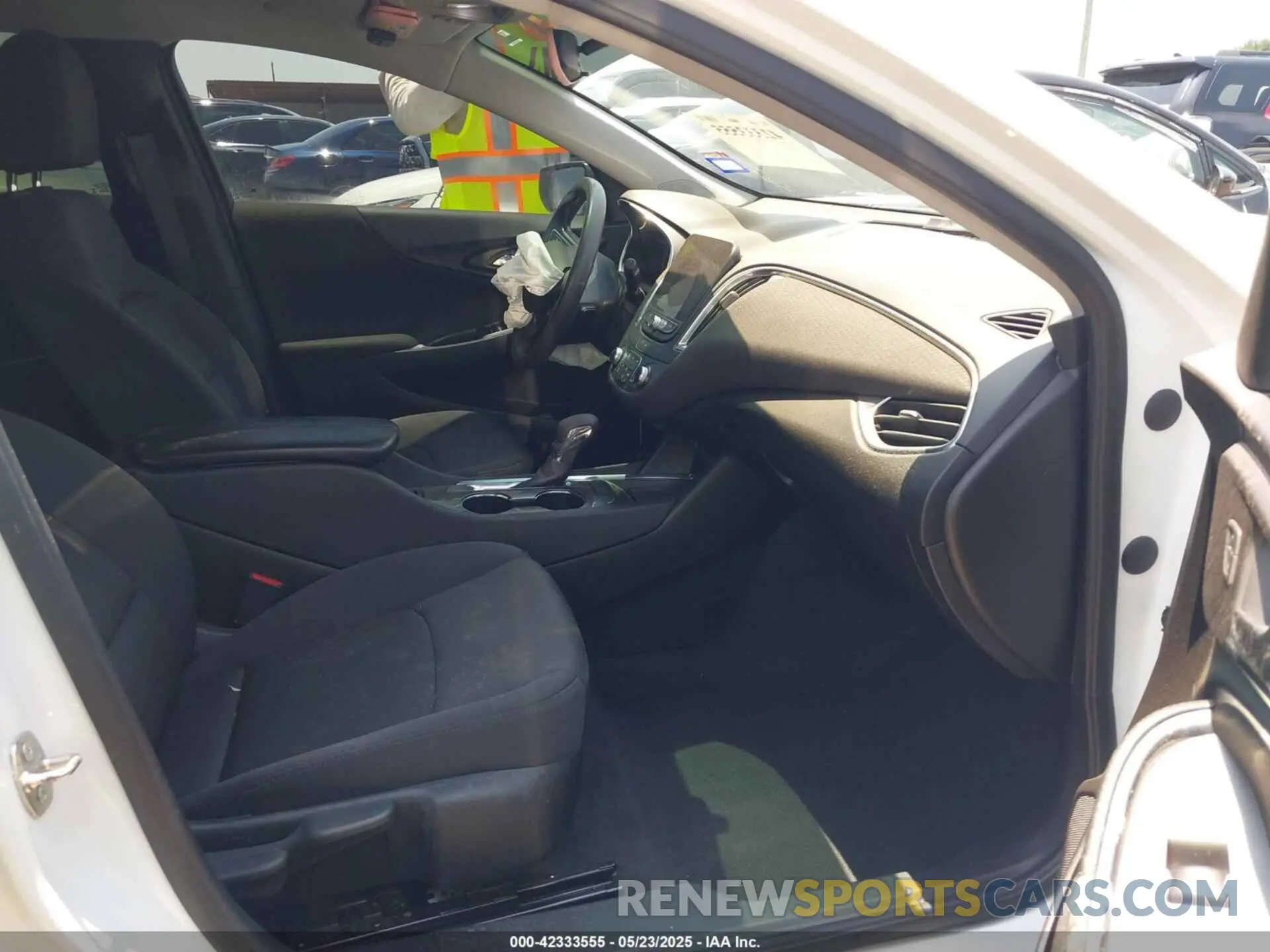 5 Photograph of a damaged car 1G1ZD5ST0MF061554 CHEVROLET MALIBU 2021