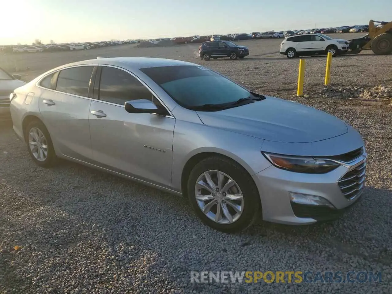 4 Photograph of a damaged car 1G1ZD5ST1MF008006 CHEVROLET MALIBU 2021