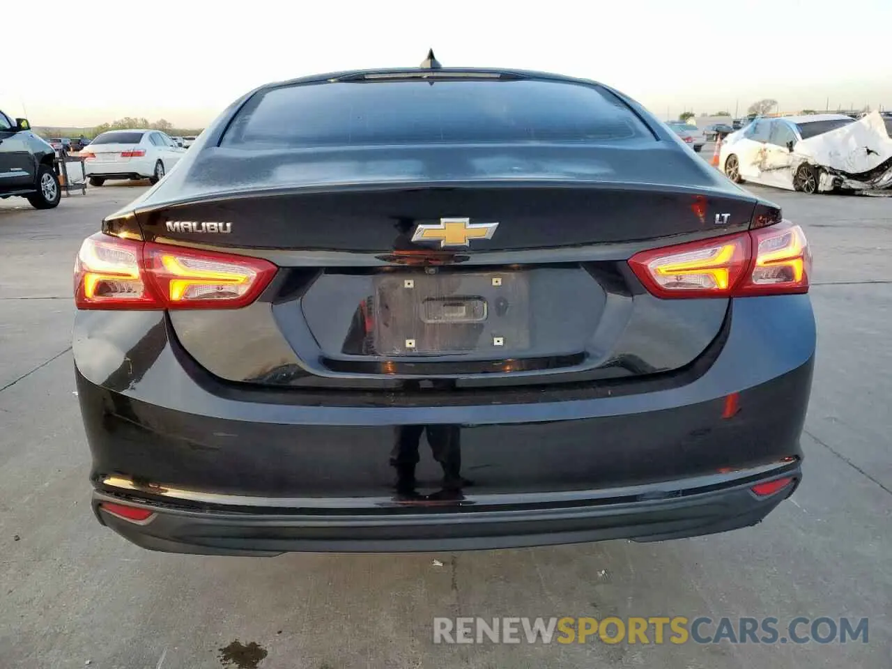 6 Photograph of a damaged car 1G1ZD5ST2MF013456 CHEVROLET MALIBU 2021
