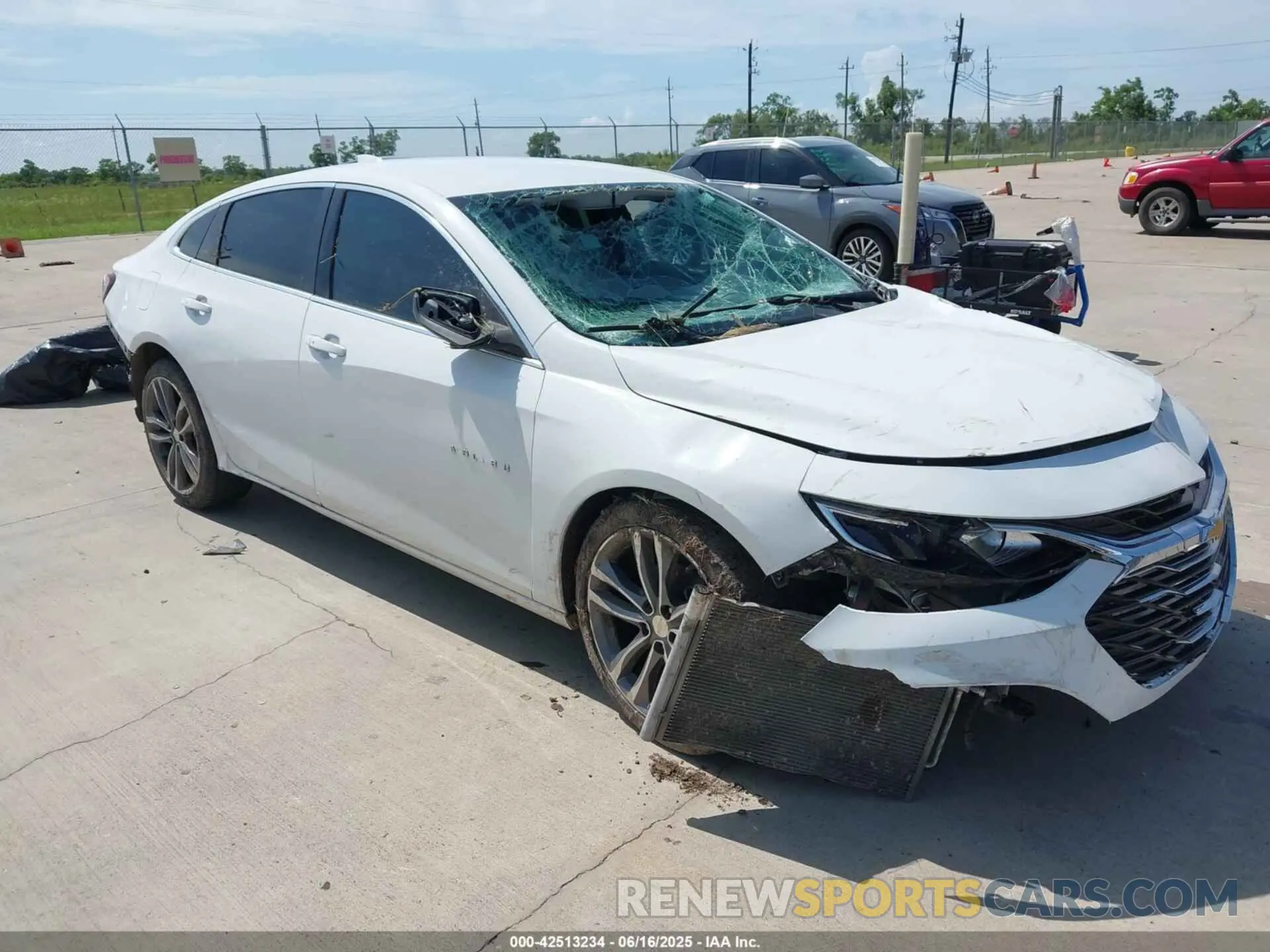 1 Photograph of a damaged car 1G1ZD5ST3MF005608 CHEVROLET MALIBU 2021