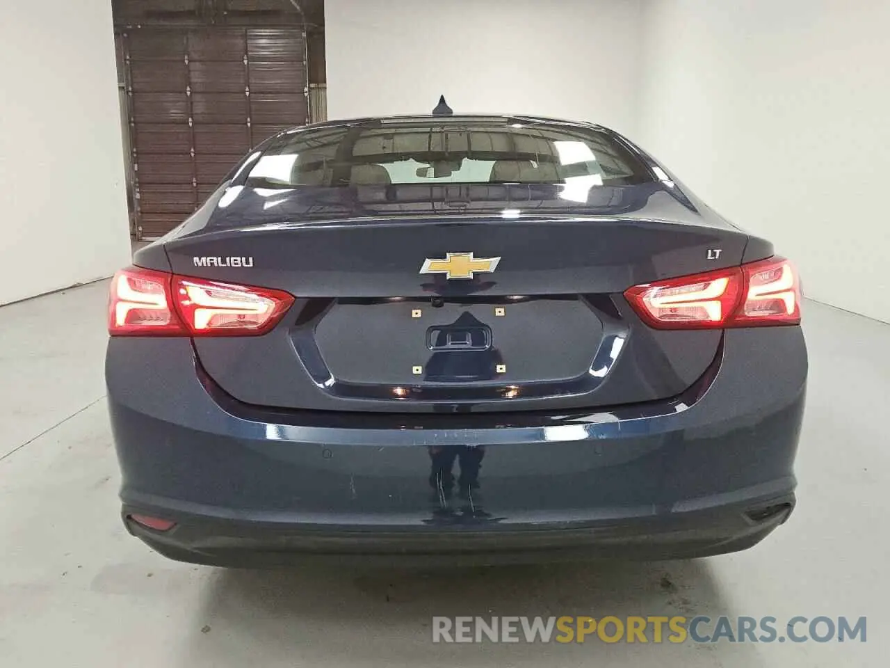 6 Photograph of a damaged car 1G1ZD5ST3MF013160 CHEVROLET MALIBU 2021