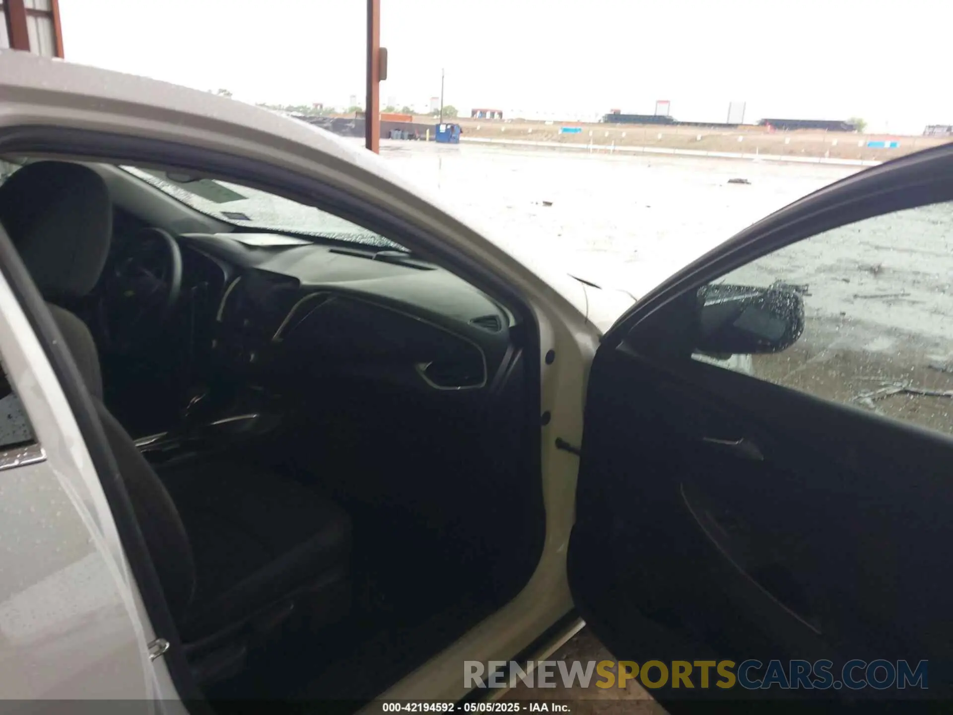 5 Photograph of a damaged car 1G1ZD5ST5MF018067 CHEVROLET MALIBU 2021