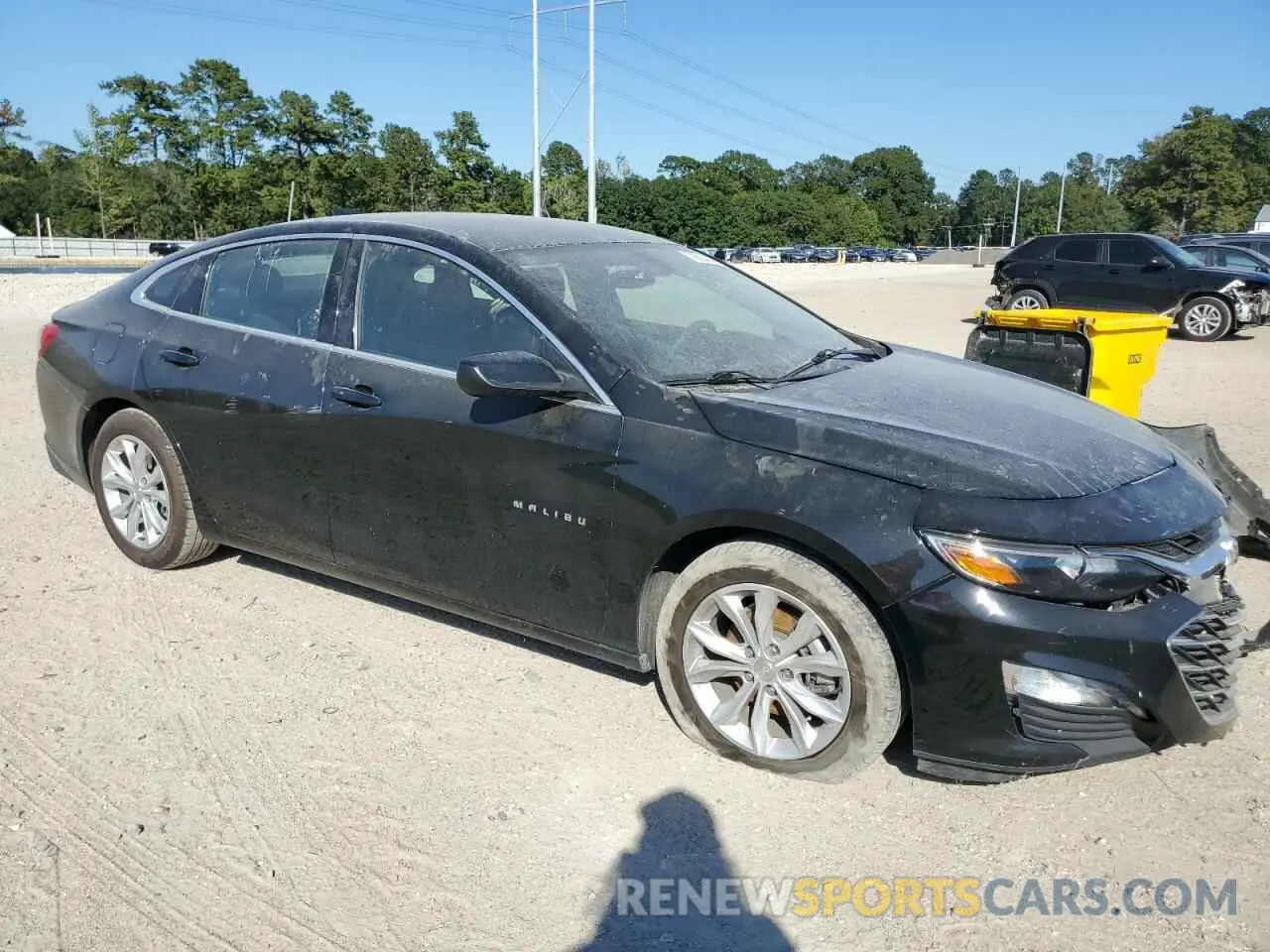 4 Photograph of a damaged car 1G1ZD5ST6MF075555 CHEVROLET MALIBU 2021