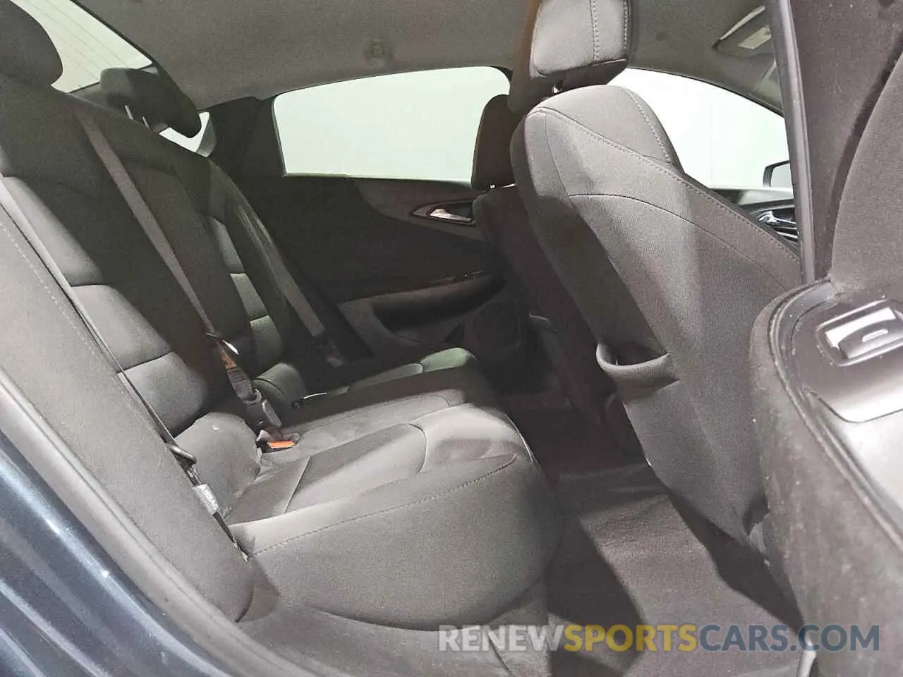 10 Photograph of a damaged car 1G1ZD5ST7MF022329 CHEVROLET MALIBU 2021