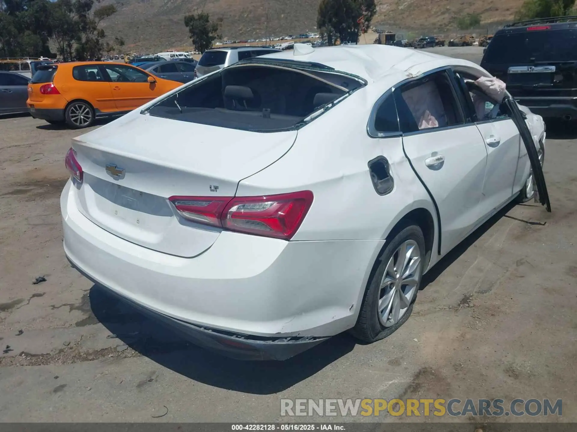 4 Photograph of a damaged car 1G1ZD5ST8MF065609 CHEVROLET MALIBU 2021