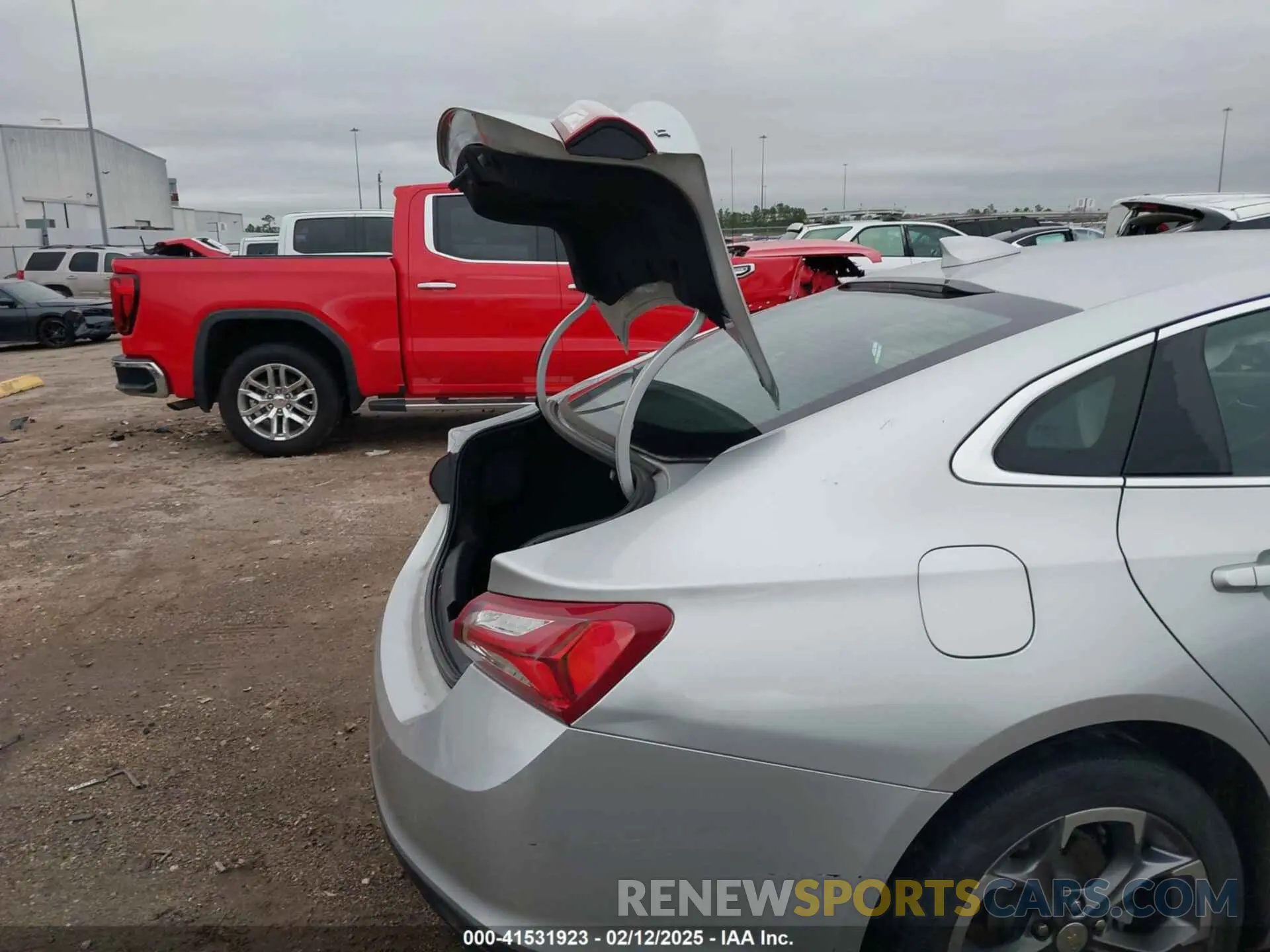 17 Photograph of a damaged car 1G1ZD5ST8MF077534 CHEVROLET MALIBU 2021