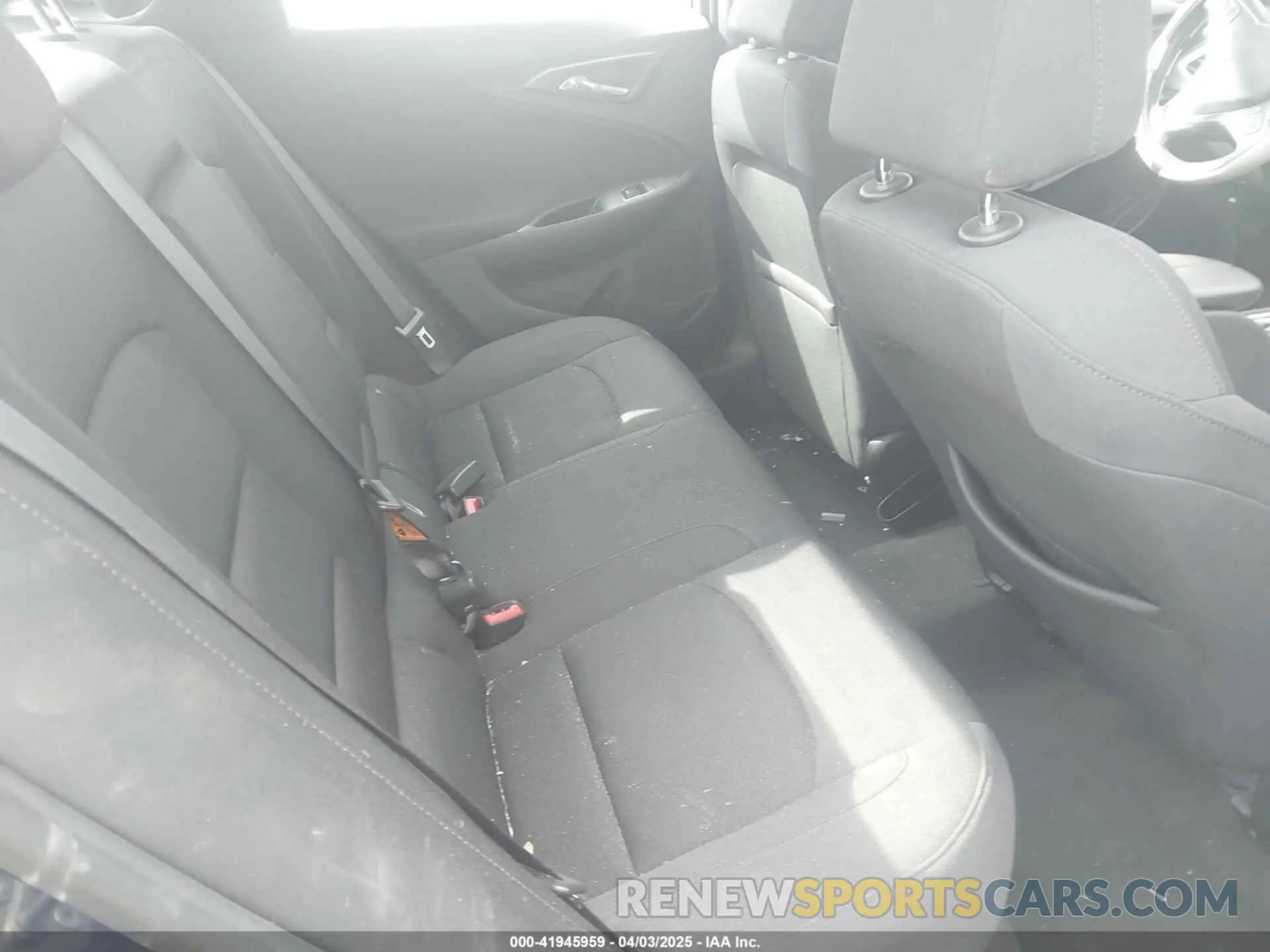 8 Photograph of a damaged car 1G1ZD5ST9MF005774 CHEVROLET MALIBU 2021