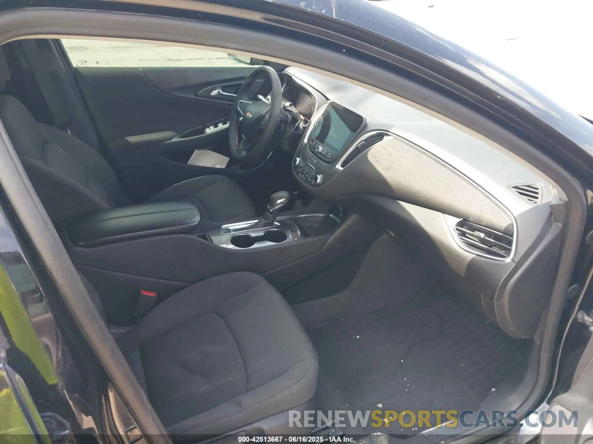 5 Photograph of a damaged car 1G1ZD5ST9MF014992 CHEVROLET MALIBU 2021