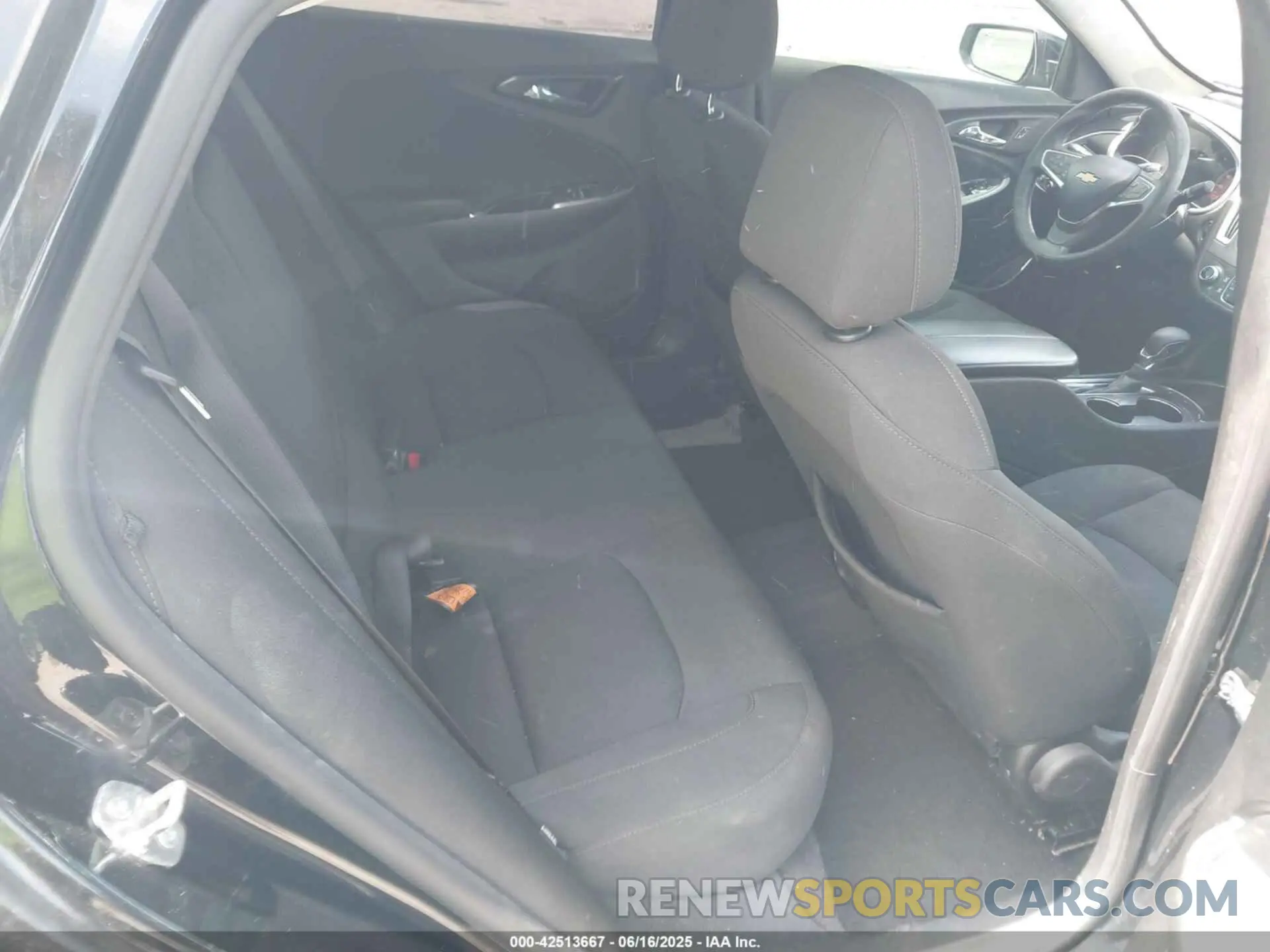 8 Photograph of a damaged car 1G1ZD5ST9MF014992 CHEVROLET MALIBU 2021