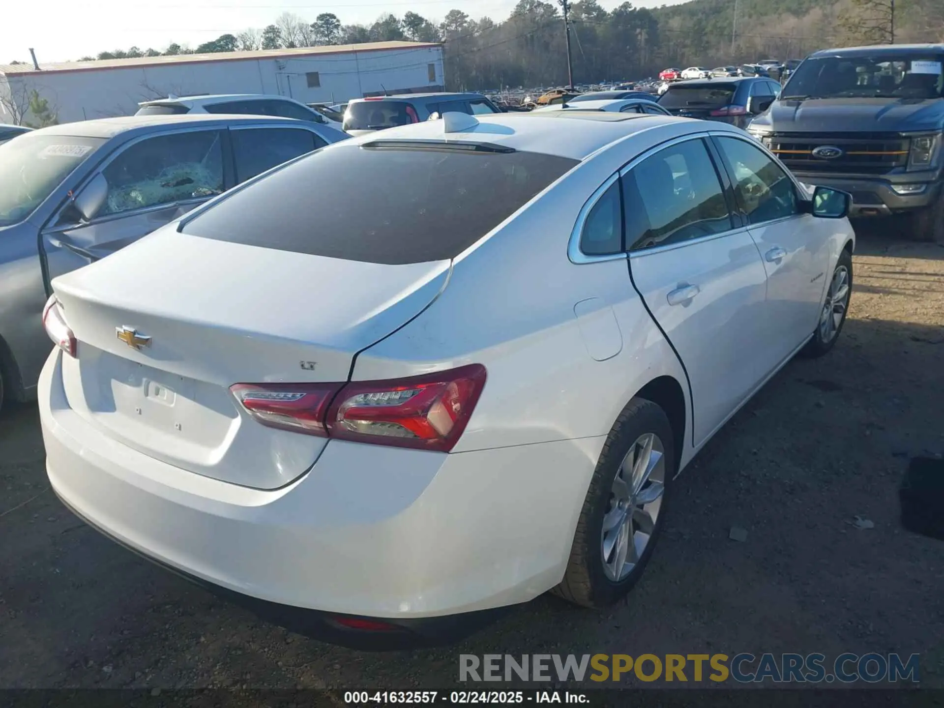 4 Photograph of a damaged car 1G1ZD5ST9MF065442 CHEVROLET MALIBU 2021