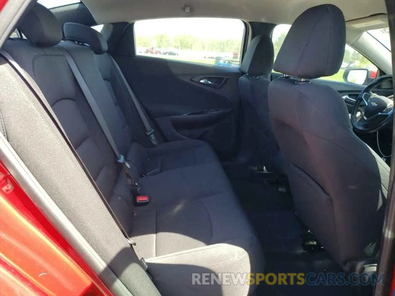 10 Photograph of a damaged car 1G1ZG5ST4MF060236 CHEVROLET MALIBU 2021