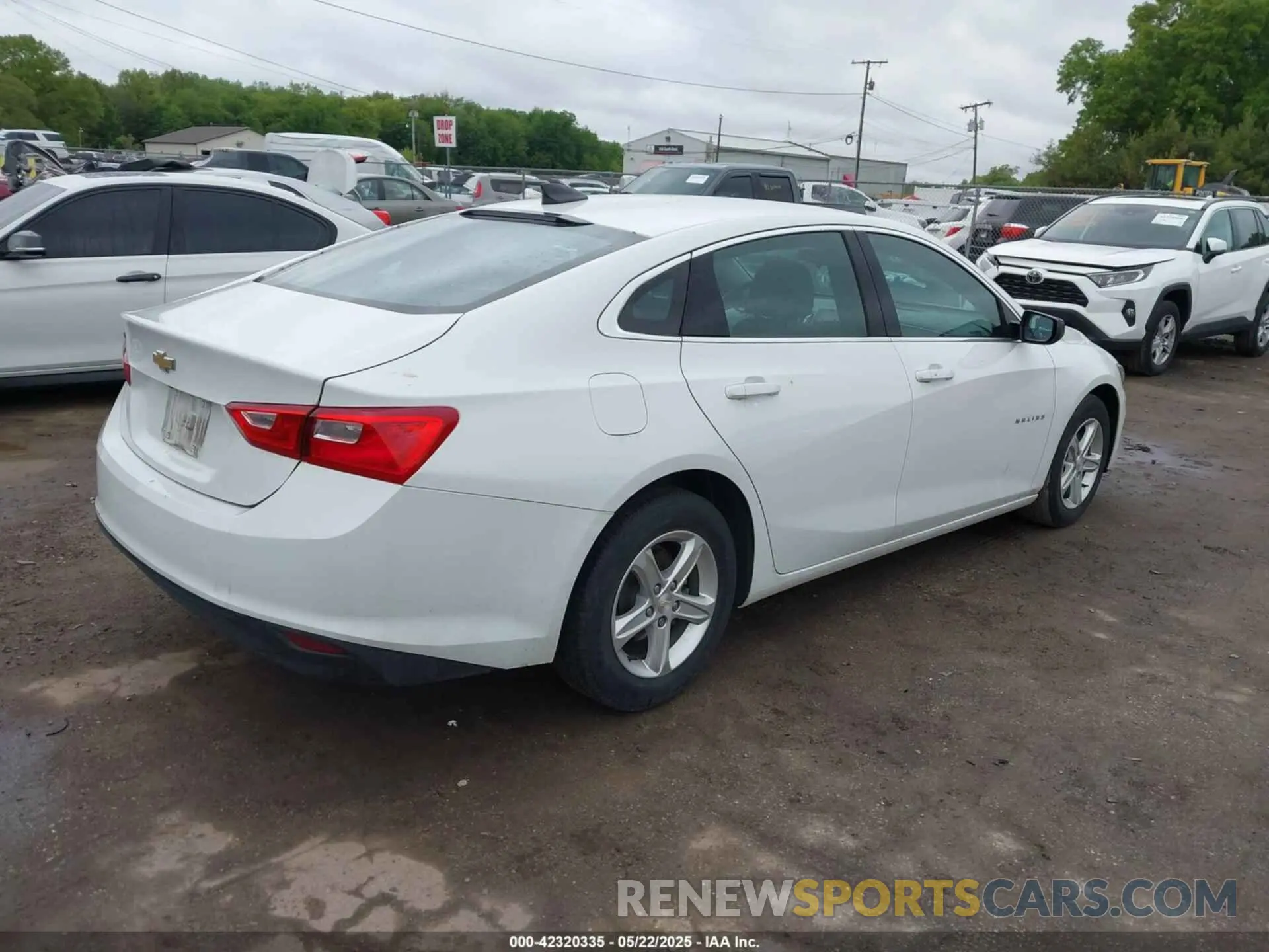 4 Photograph of a damaged car 1G1ZB5ST8NF186308 CHEVROLET MALIBU 2022