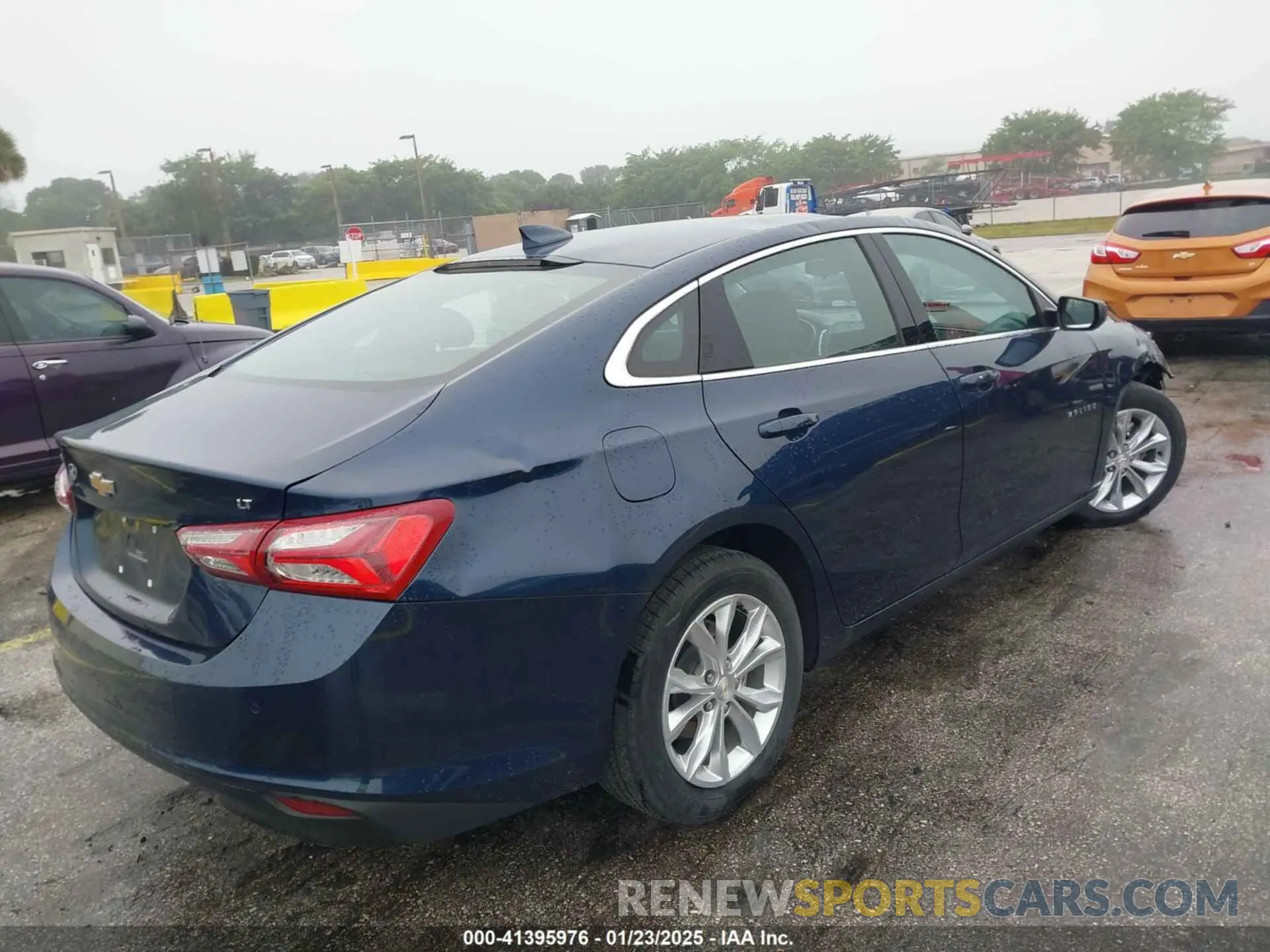 4 Photograph of a damaged car 1G1ZD5ST1NF111816 CHEVROLET MALIBU 2022