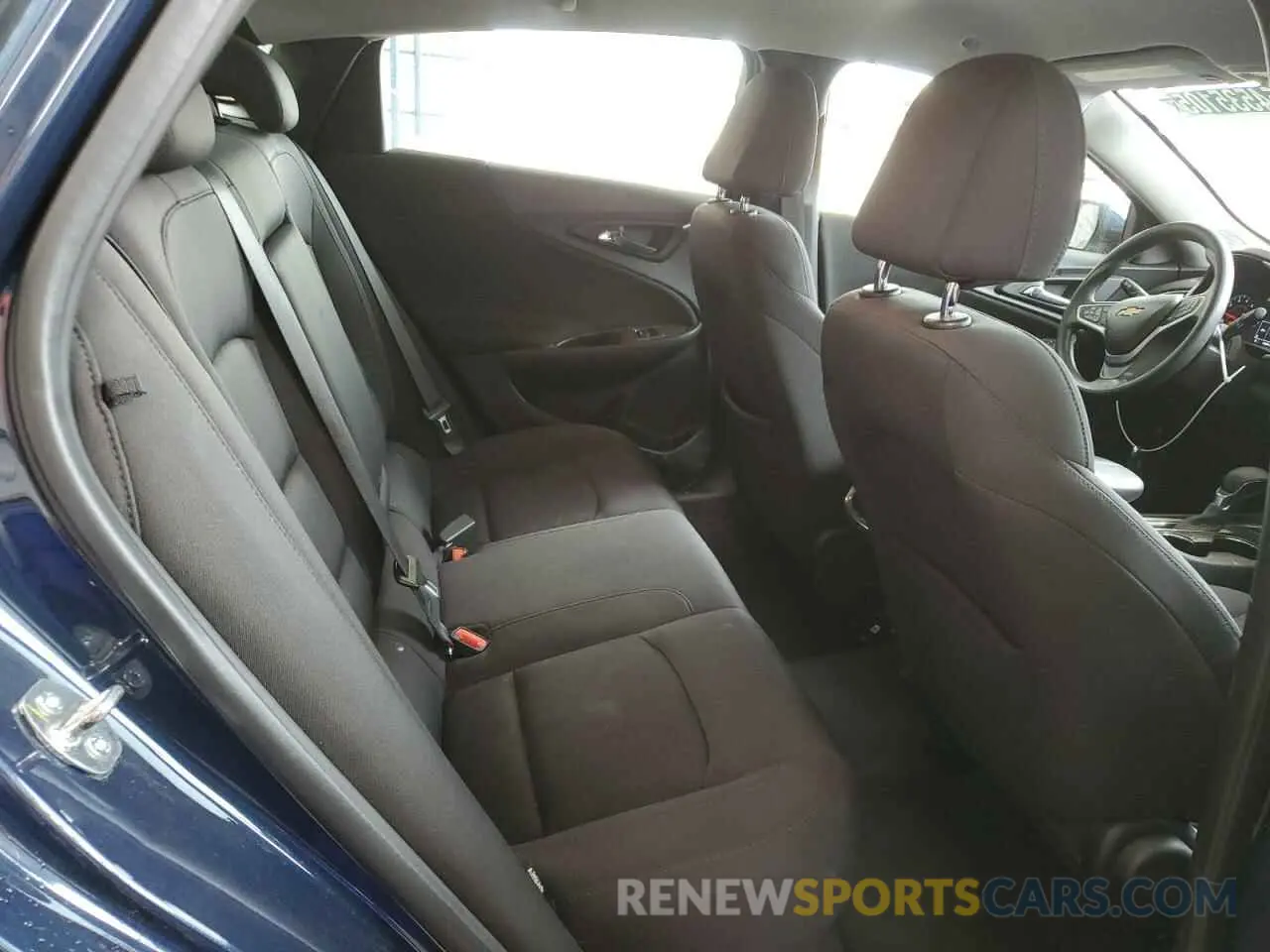 10 Photograph of a damaged car 1G1ZD5ST1NF158652 CHEVROLET MALIBU 2022