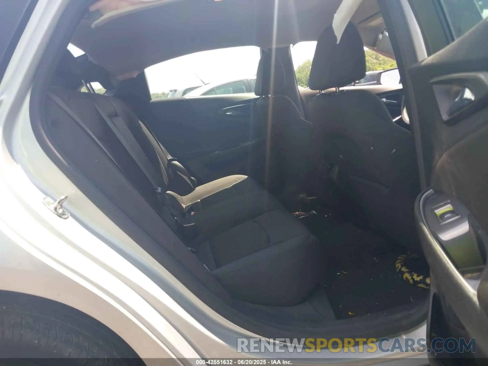8 Photograph of a damaged car 1G1ZD5ST1NF178044 CHEVROLET MALIBU 2022
