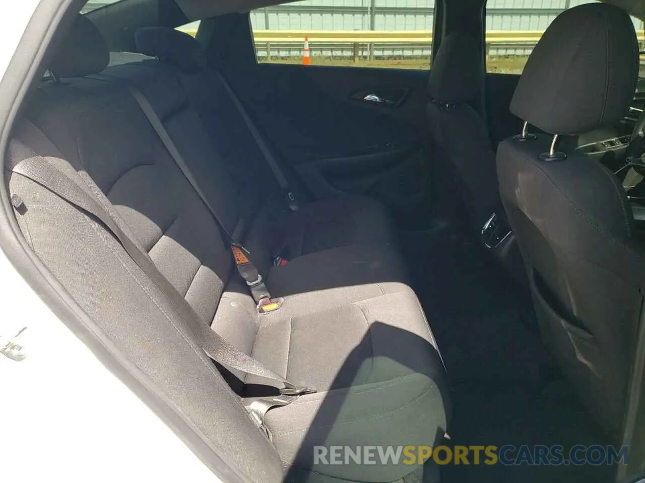 10 Photograph of a damaged car 1G1ZD5ST2NF131010 CHEVROLET MALIBU 2022