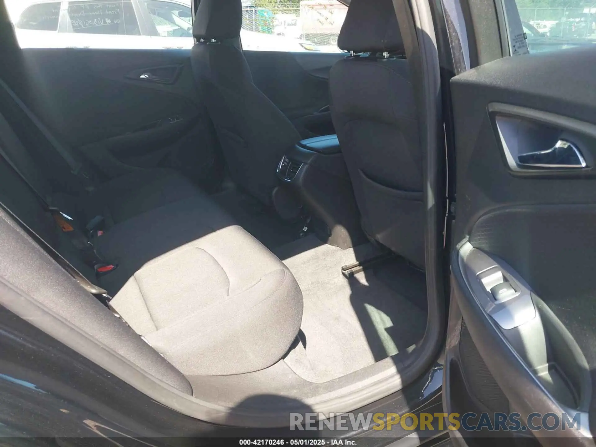 8 Photograph of a damaged car 1G1ZD5ST2NF160832 CHEVROLET MALIBU 2022