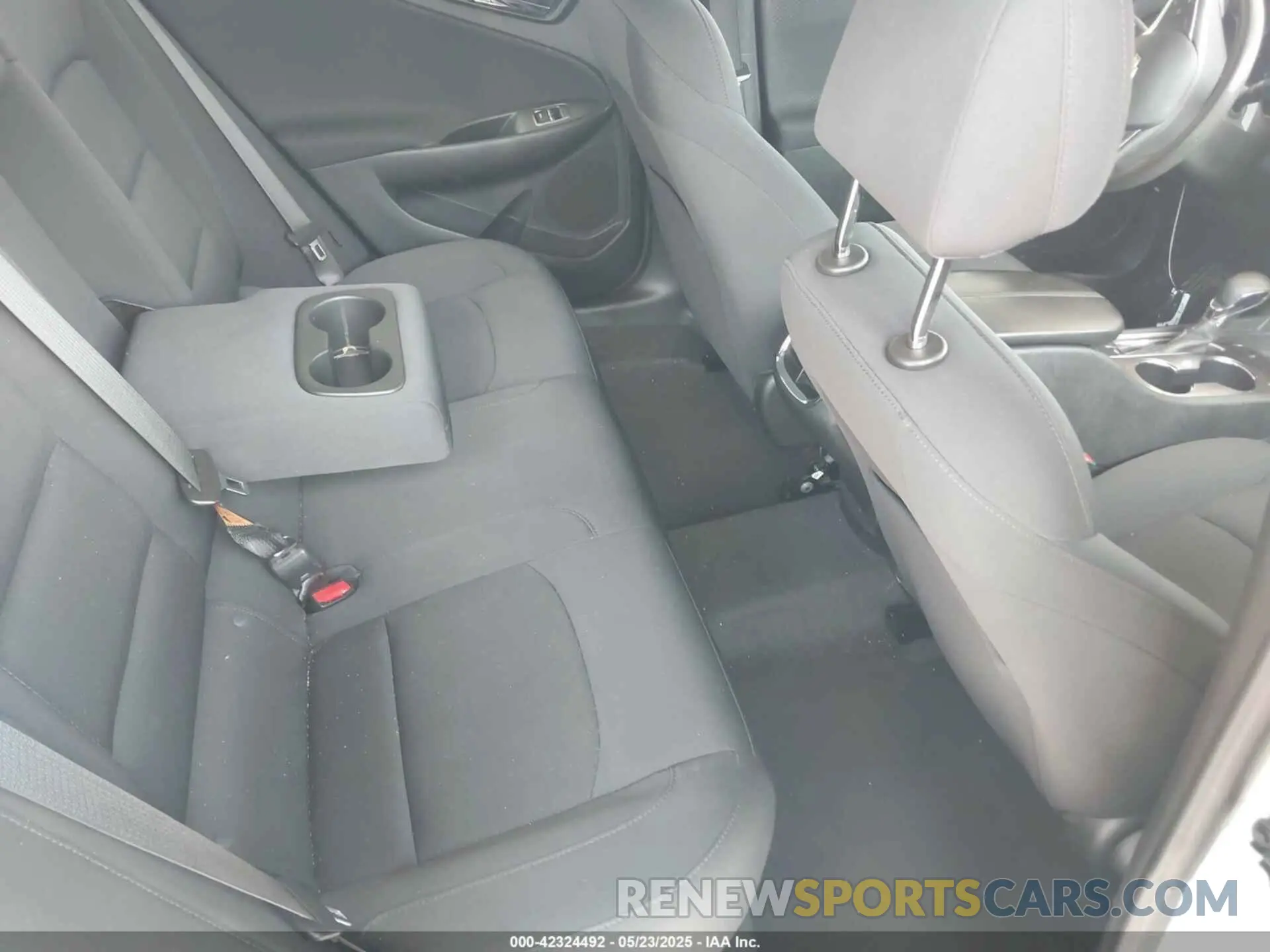 8 Photograph of a damaged car 1G1ZD5ST3NF118833 CHEVROLET MALIBU 2022