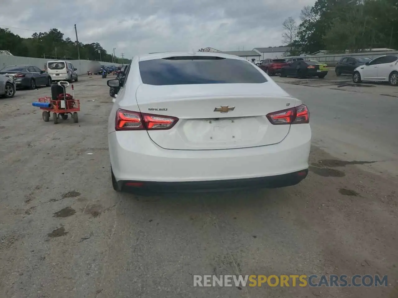6 Photograph of a damaged car 1G1ZD5ST3NF156983 CHEVROLET MALIBU 2022