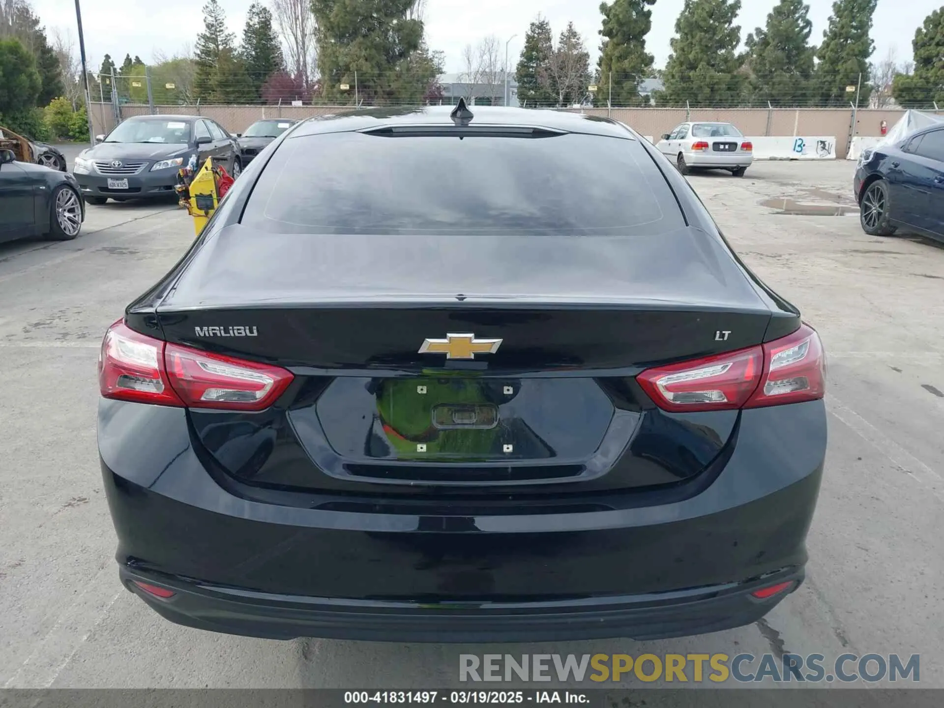 17 Photograph of a damaged car 1G1ZD5ST4NF131803 CHEVROLET MALIBU 2022