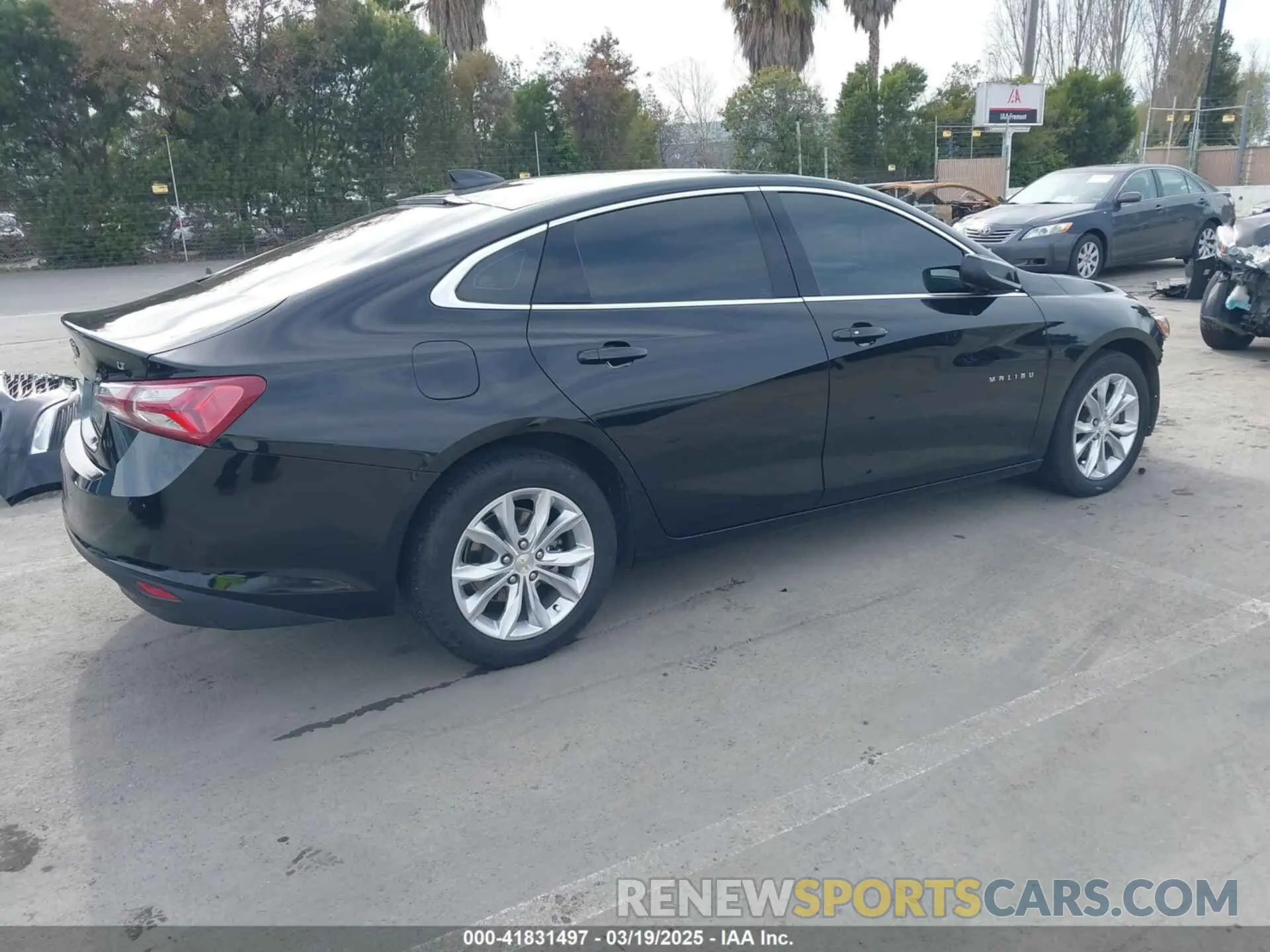 4 Photograph of a damaged car 1G1ZD5ST4NF131803 CHEVROLET MALIBU 2022