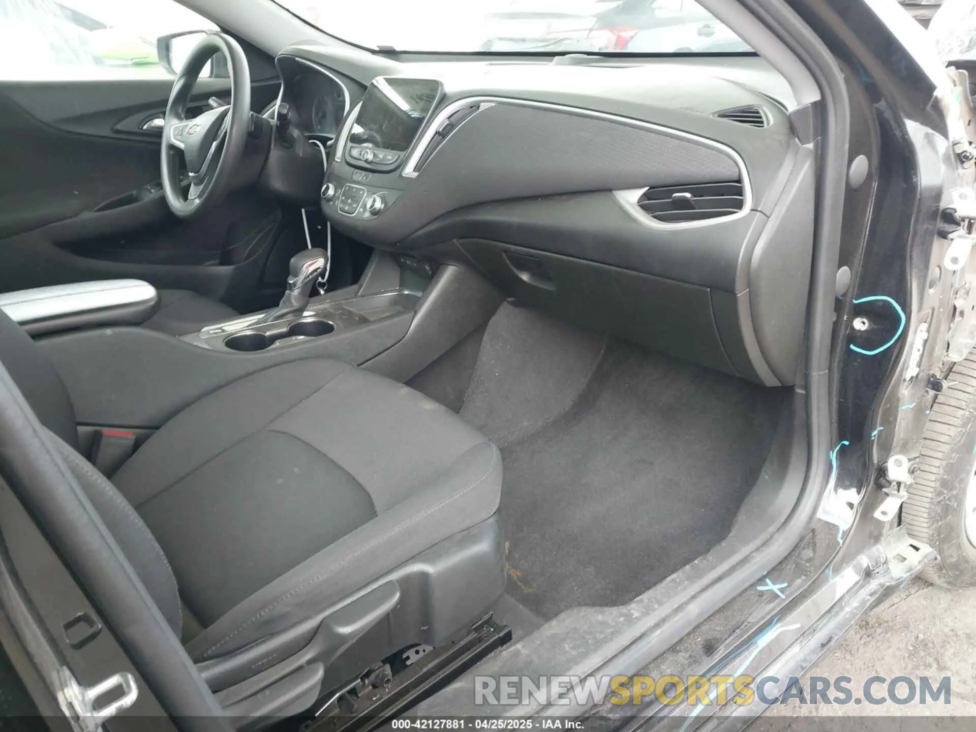 5 Photograph of a damaged car 1G1ZD5ST5NF139733 CHEVROLET MALIBU 2022