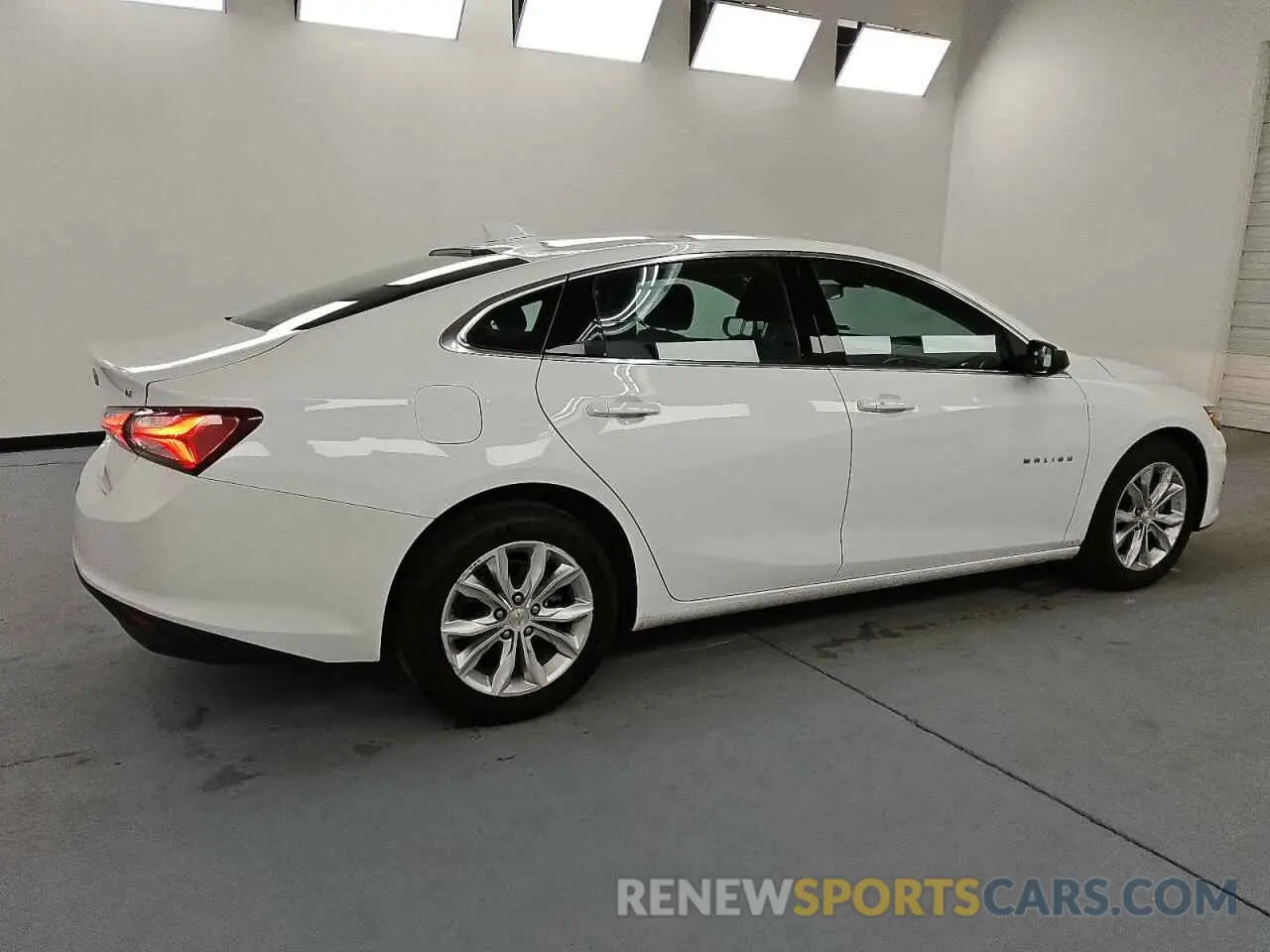 3 Photograph of a damaged car 1G1ZD5ST5NF143751 CHEVROLET MALIBU 2022