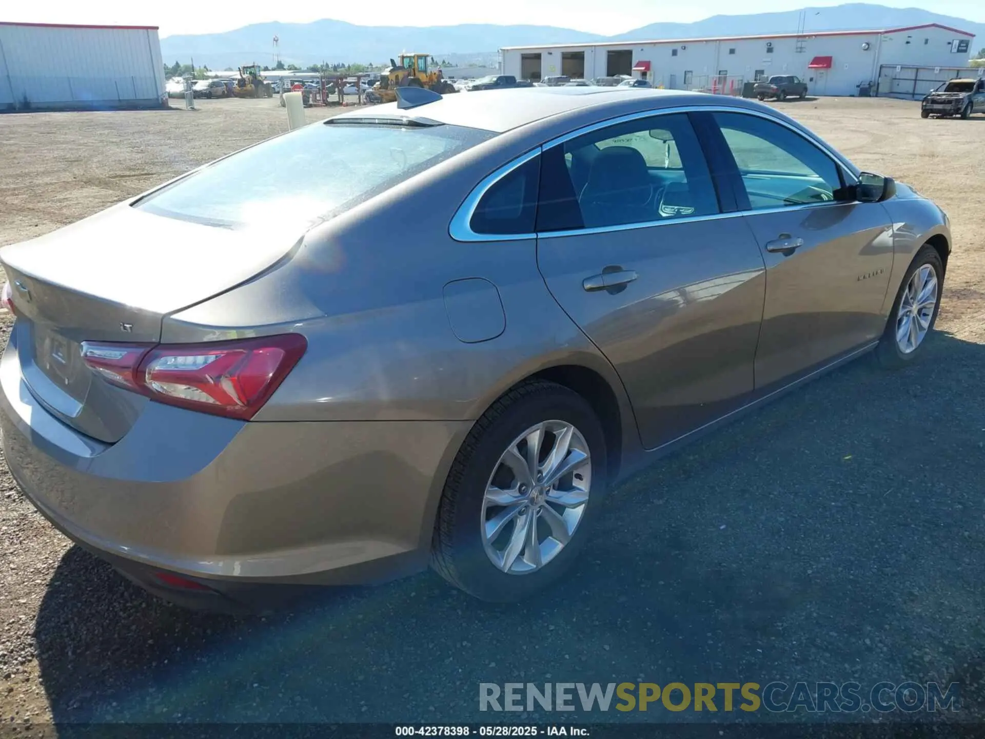 4 Photograph of a damaged car 1G1ZD5ST7NF116129 CHEVROLET MALIBU 2022